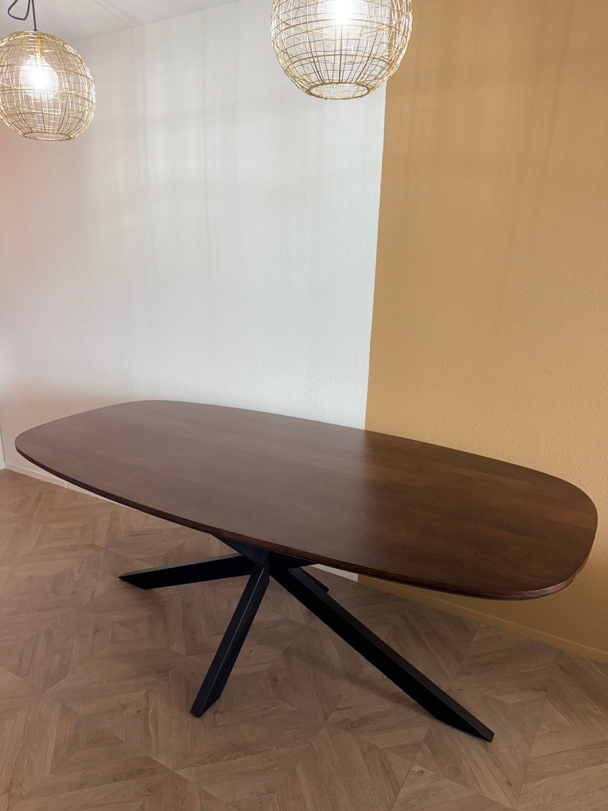 Mooie Jesper eettafel – Livingfurn | 210cm, 100 tot 150 cm, 200 cm of meer, Zo goed als nieuw, Overige vormen