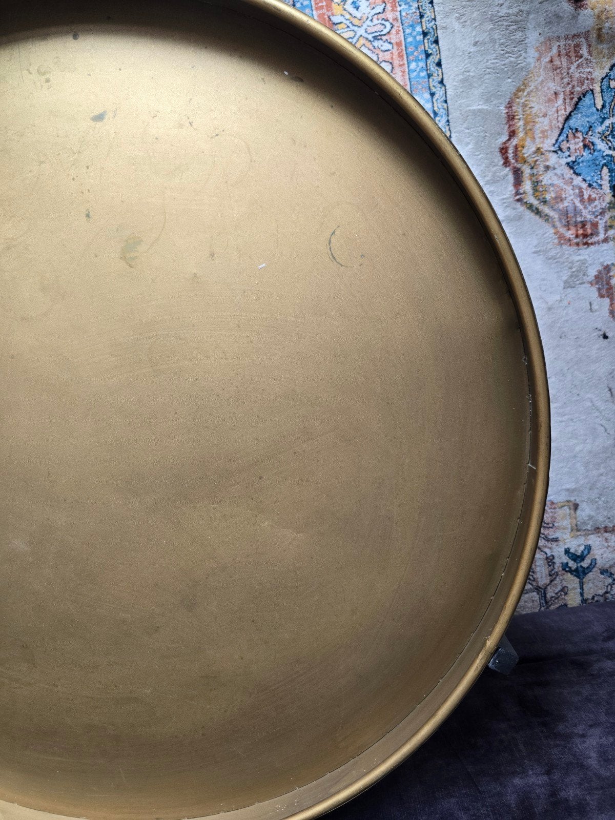 Gouden ronde salontafel met metalen onderstel, Huis en Inrichting, Ophalen, Rond, Metaal, Modern, Industrieel