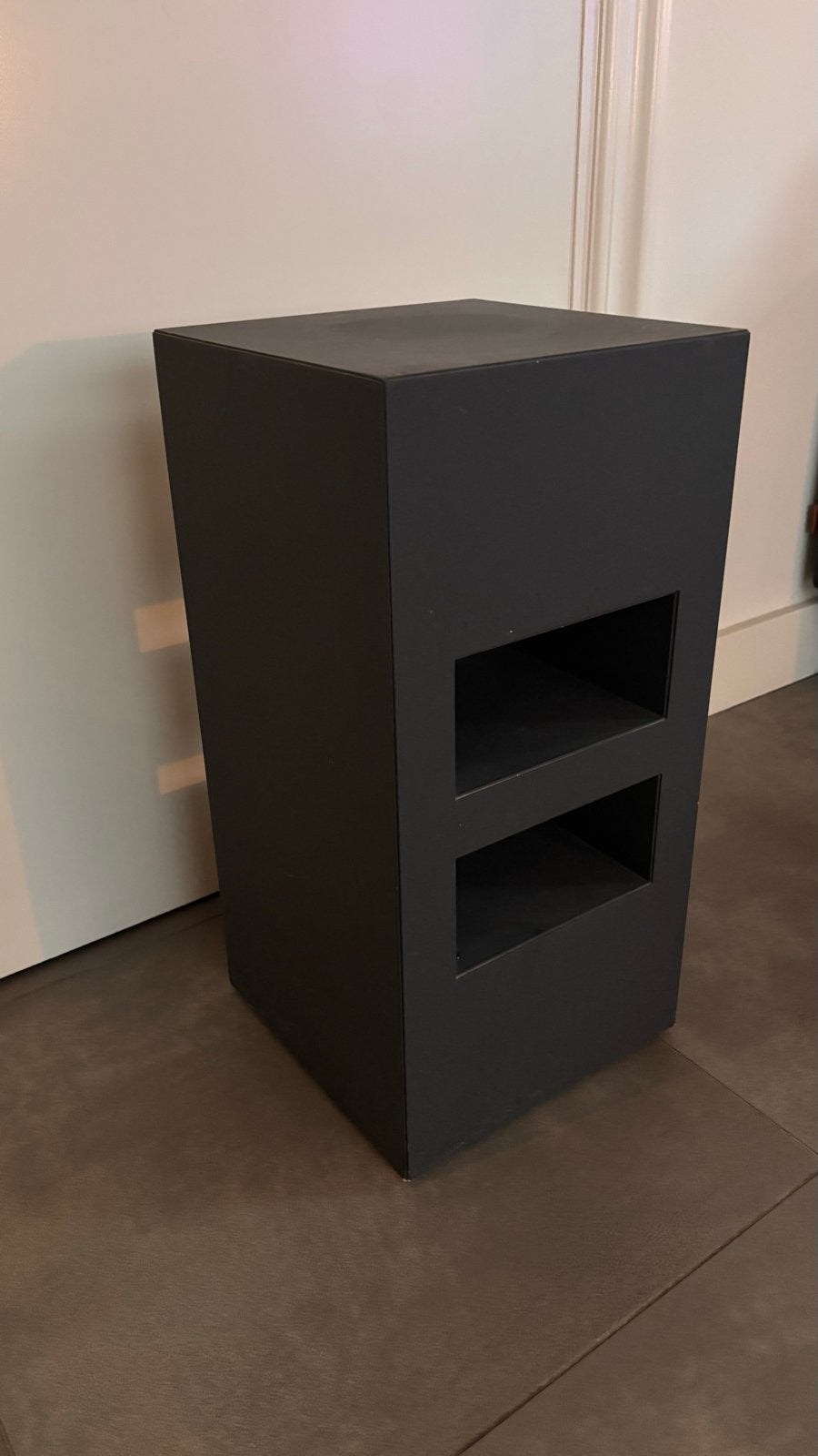 Montis Soho bijzettafel / nachtkastje, Ophalen, Overige materialen, Minder dan 55 cm, Gebruikt