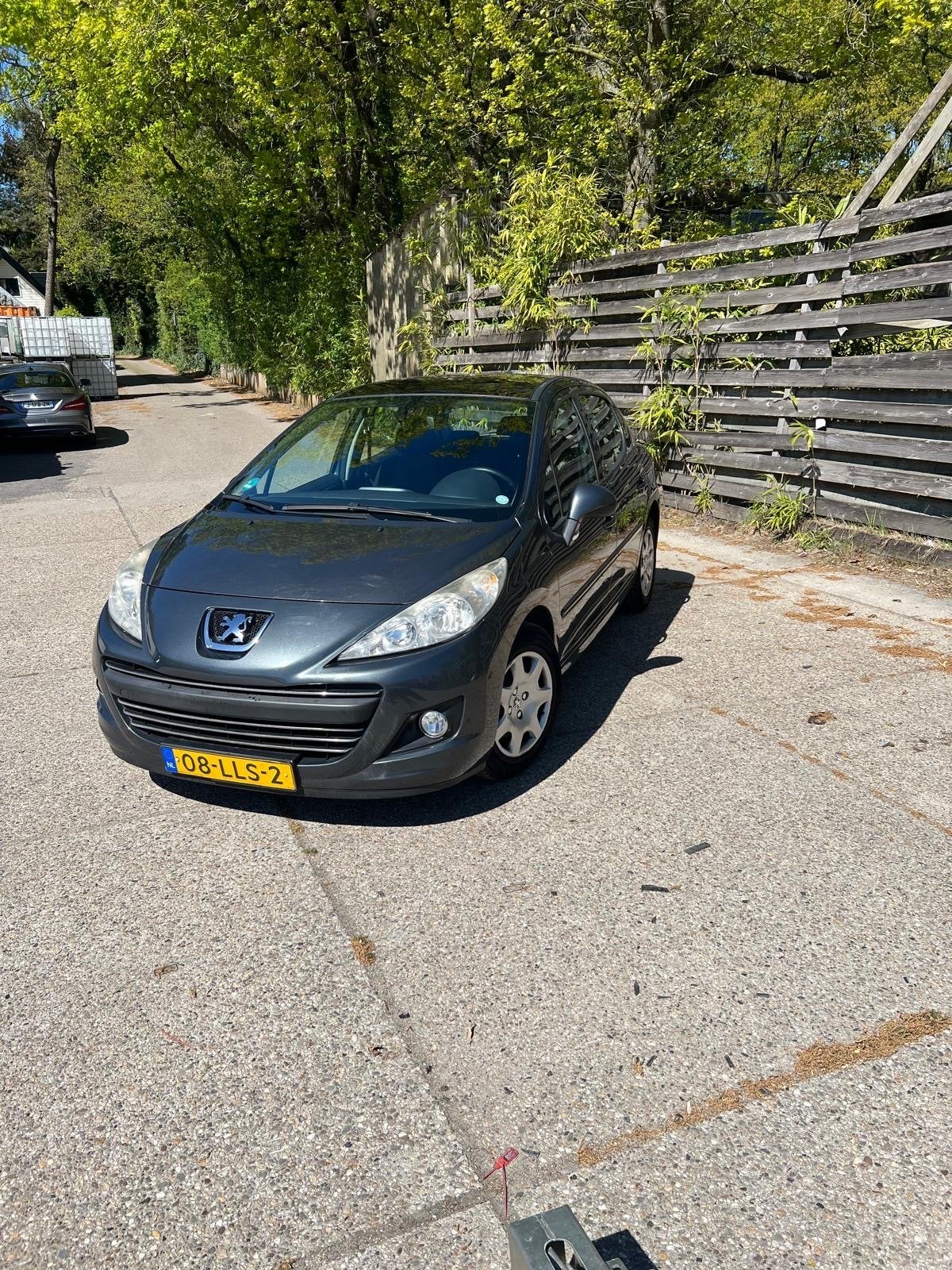 Peugeot 207 1.6 VTI 16V 5DRS 2010 Grijs, Auto's, Voorwielaandrijving, Origineel Nederlands, Handgeschakeld, 17 km/l