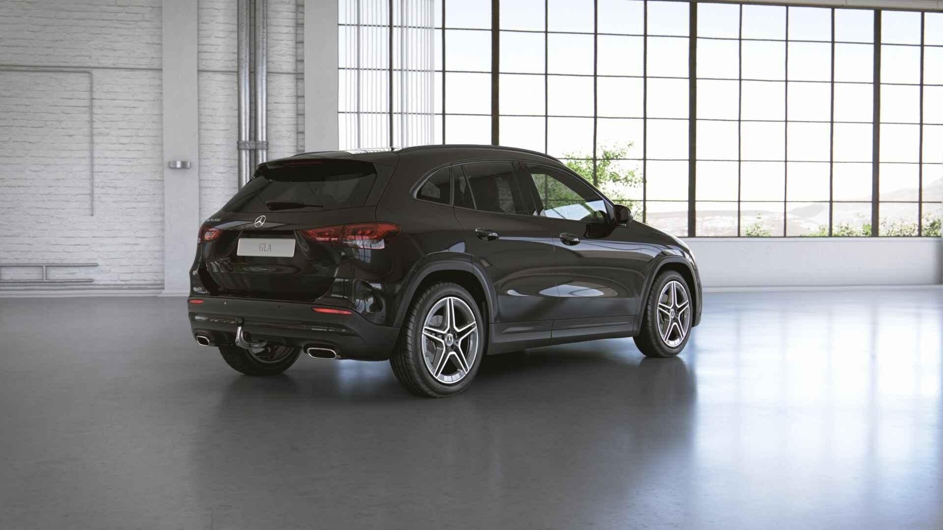 Mercedes-Benz GLA-klasse 200 AMG Line | Night | Trekhaak | P, Auto's, Dealer onderhouden, 15 km/l, 4 cilinders, Leder en Stof