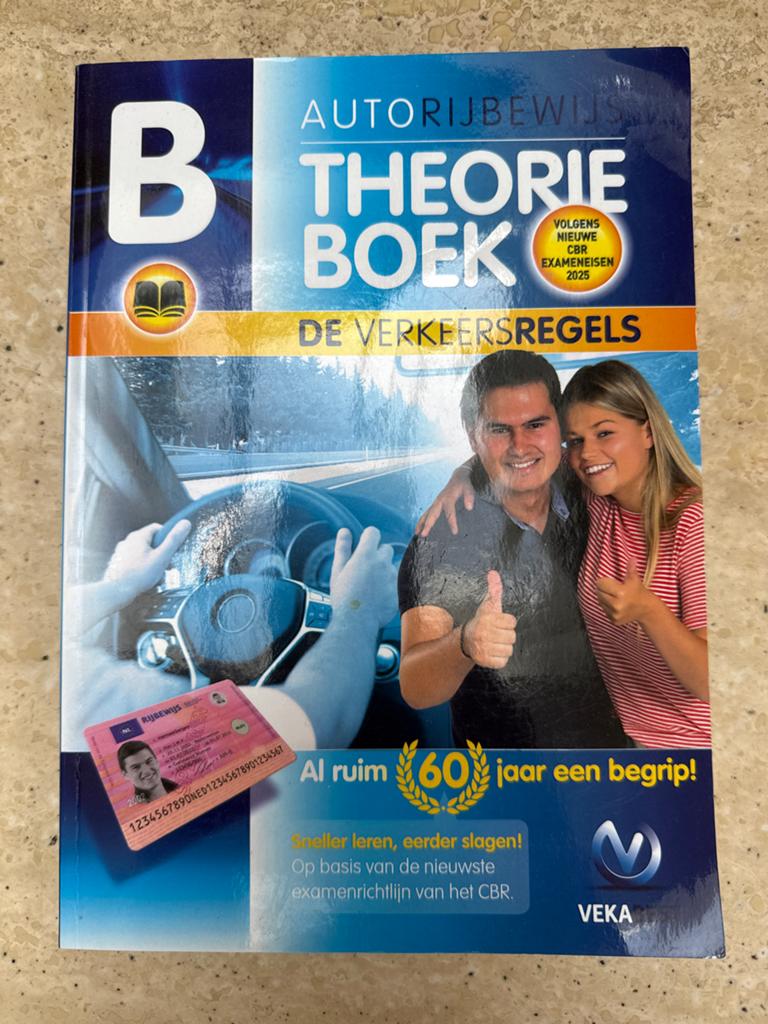 VekaBest Autorijbewijs B Theorieboeken set 2026 6e druk, Ophalen of Verzenden, Zo goed als nieuw, Overige niveaus