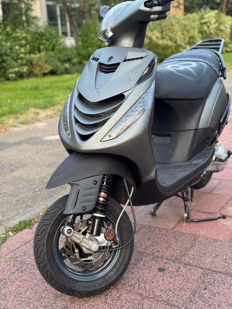Piaggio Zip 183cc A1 Swingarm LC, Fietsen en Brommers, Ophalen of Verzenden, Zo goed als nieuw, Tweetakt, Zip