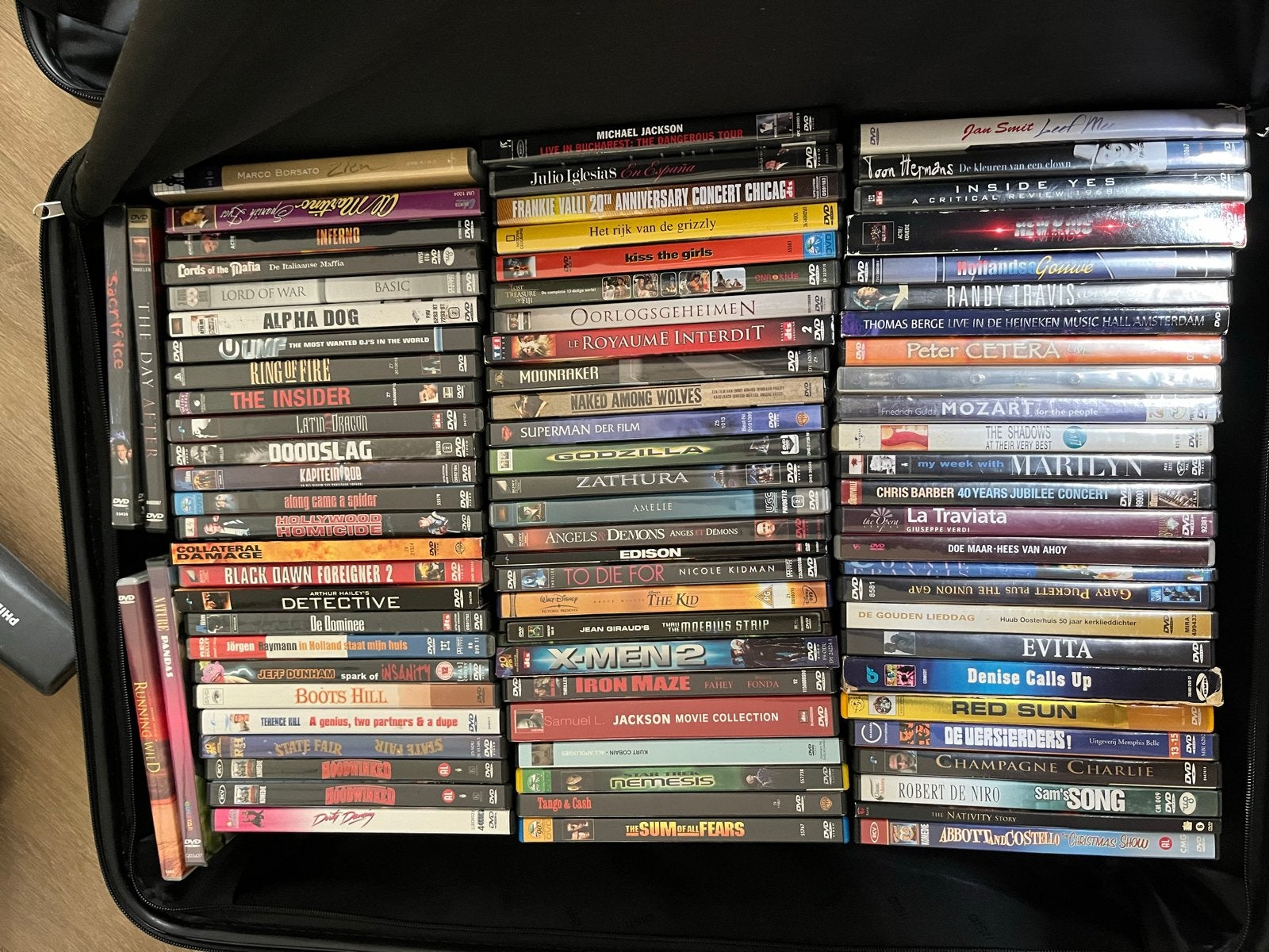 Grote collectie dvd's in koffer - meer dan 100 films!, Alle leeftijden, Ophalen, Zo goed als nieuw