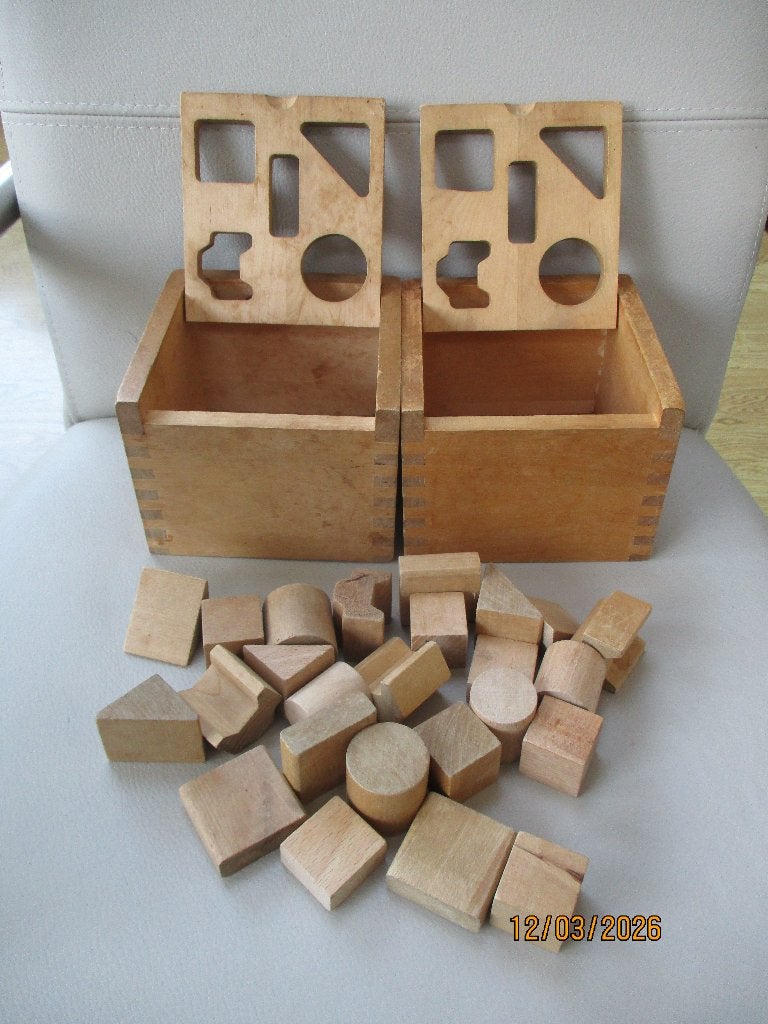 JUKKA - hout - vormenbox - Finland, Ophalen of Verzenden, Gebruikt, Overige typen