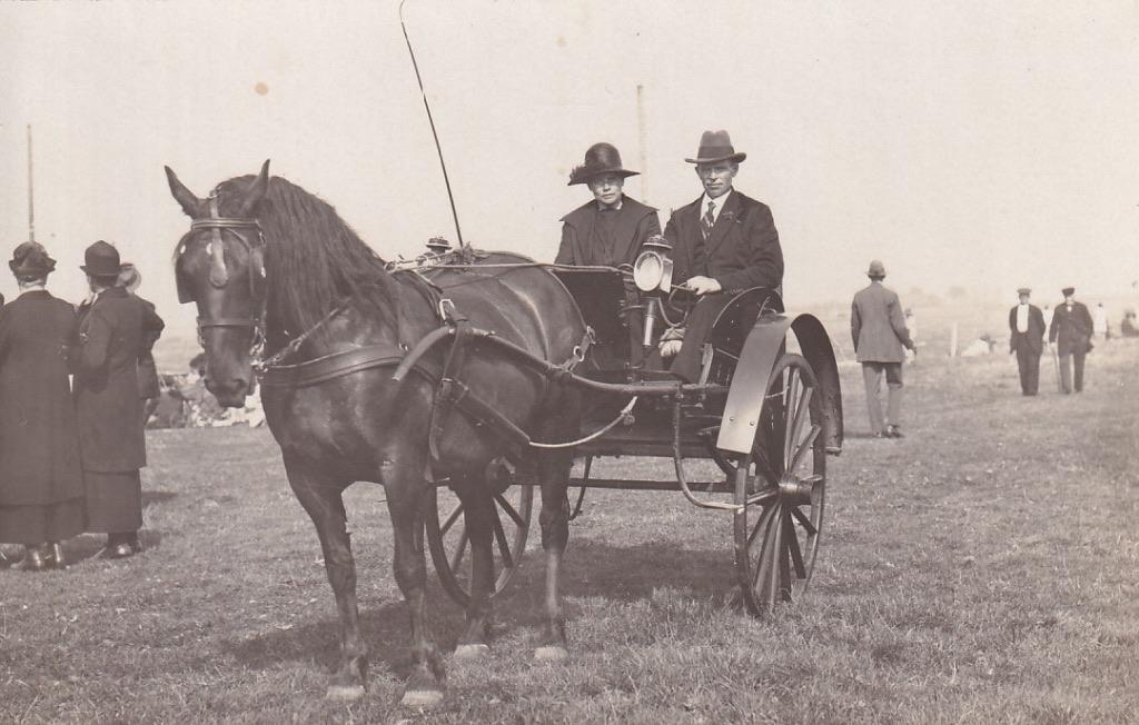 713U fotokaart curricle aanspanning enkelspan ringrijden?, Ophalen of Verzenden, 1920 tot 1940, Ongelopen, Friesland