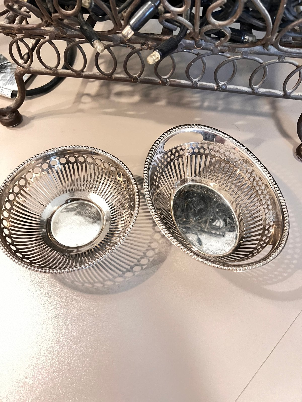 2 prachtige bonbon schaaljes, Ophalen of Verzenden, Zo goed als nieuw, Overige materialen, Overige merken