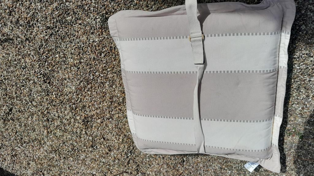 Hartman vierkant kussen - Beige/wit gestreept, Tuin en Terras, Tuinmeubel-accessoires, Ophalen of Verzenden, Nieuw