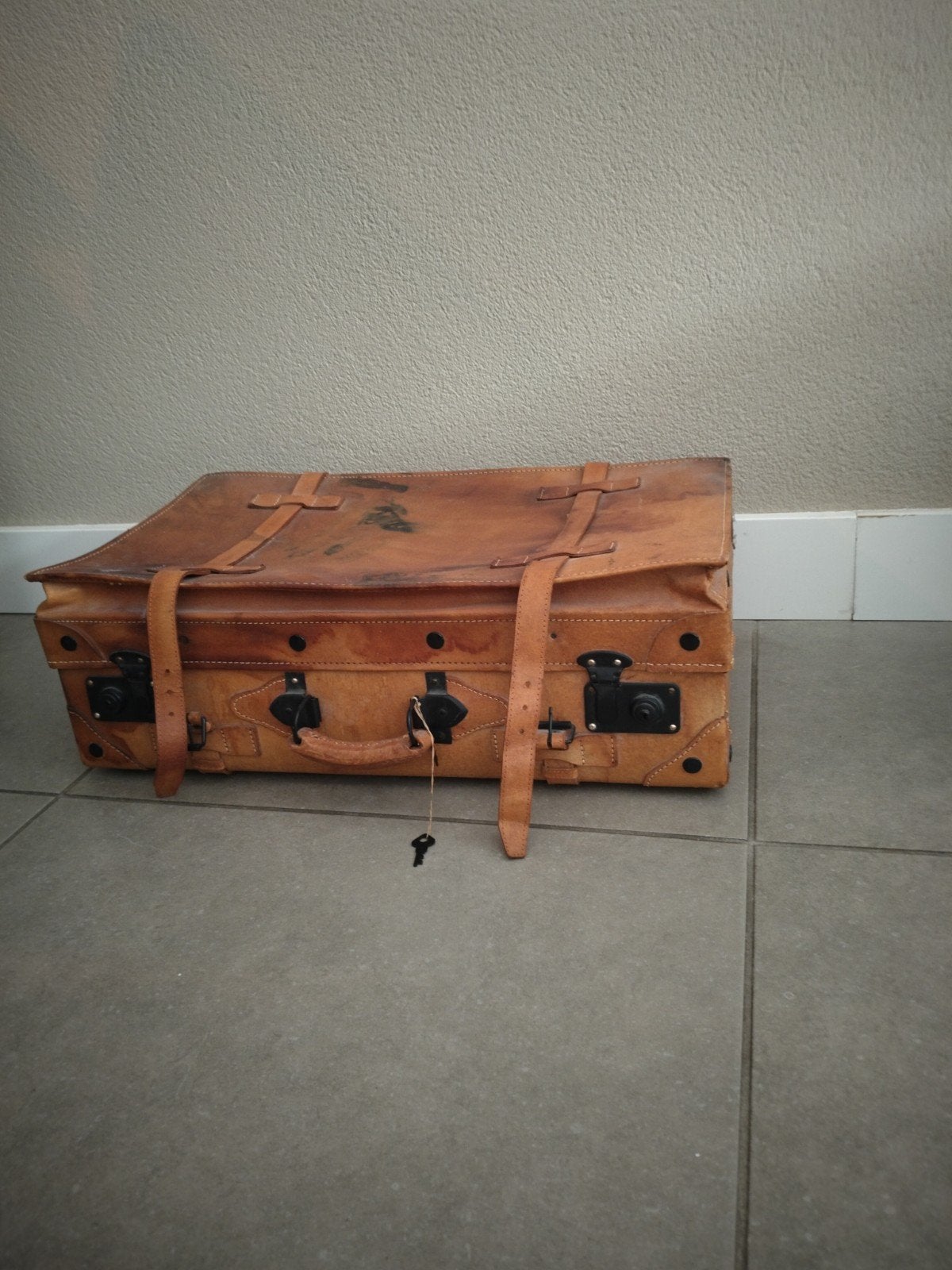 Vintage Leren Koffer - Authentiek Reiskoffer met Sleutel, Antiek en Kunst, Ophalen of Verzenden