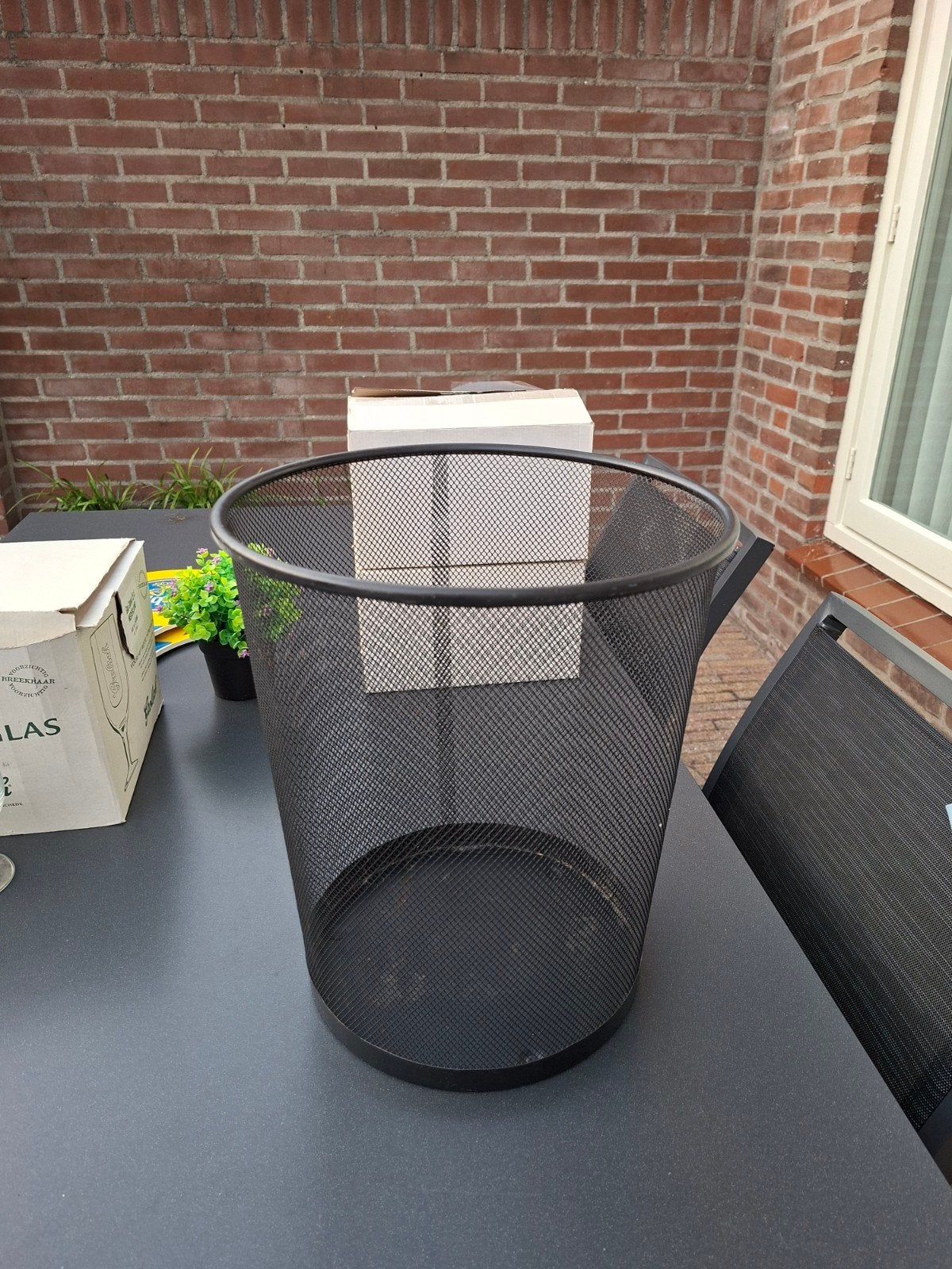 Zwarte Prullenbak, Tuin en Terras, Bloembakken en Plantenbakken, Ophalen, Gebruikt, Rond, Minder dan 30 cm