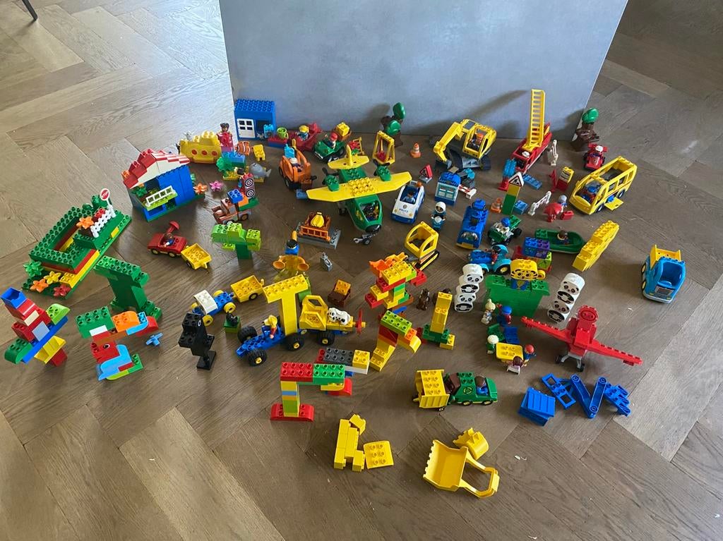 LEGO DUPLO, 2 grote bakken vol. Meer dan 12 sets!!, Kinderen en Baby's, Ophalen of Verzenden, Zo goed als nieuw, Duplo
