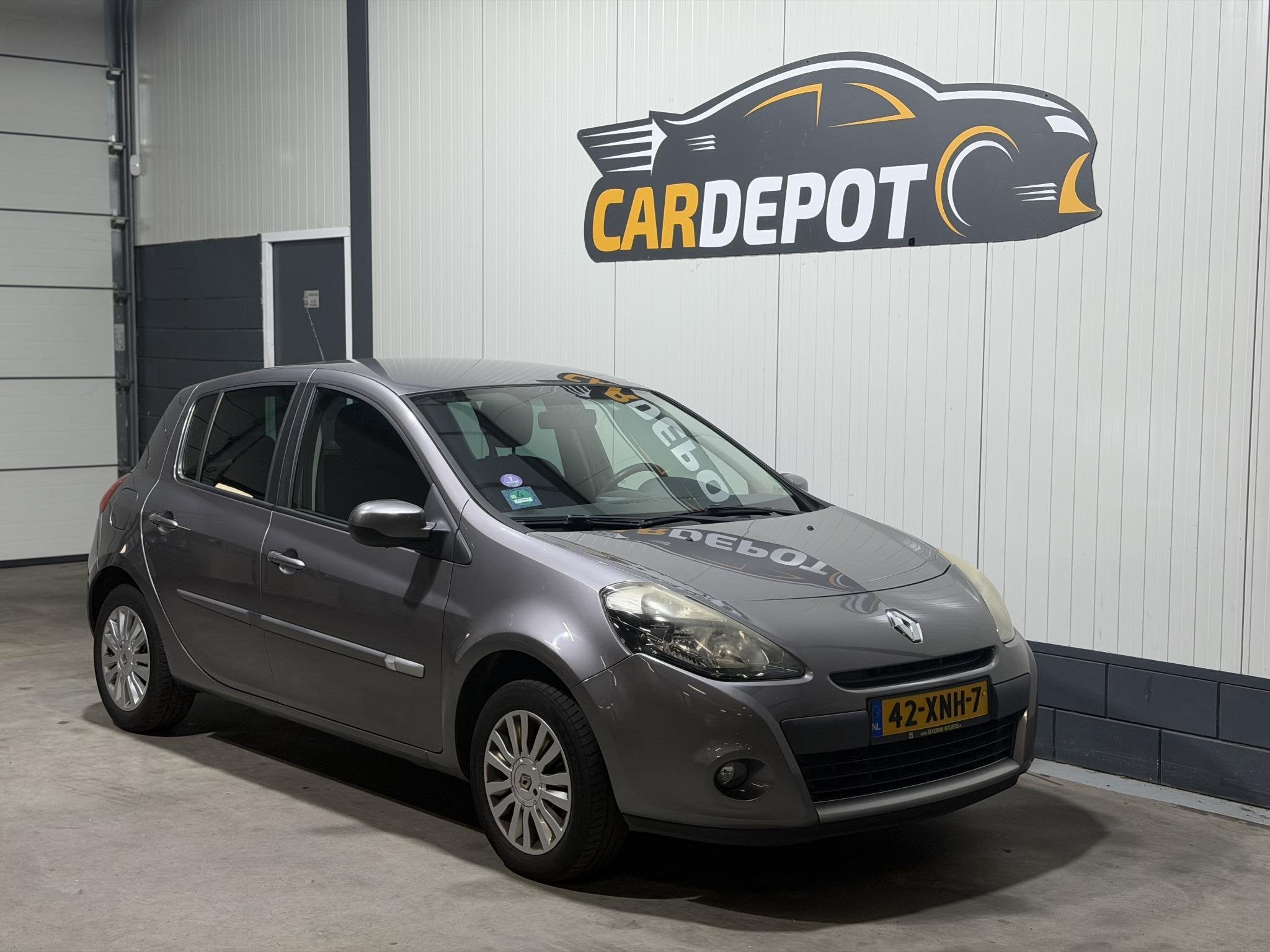 Renault Clio 1.2 Collection Zeer Netjes Airco 5 Deurs, Voorwielaandrijving, Euro 5, Stof, Gebruikt