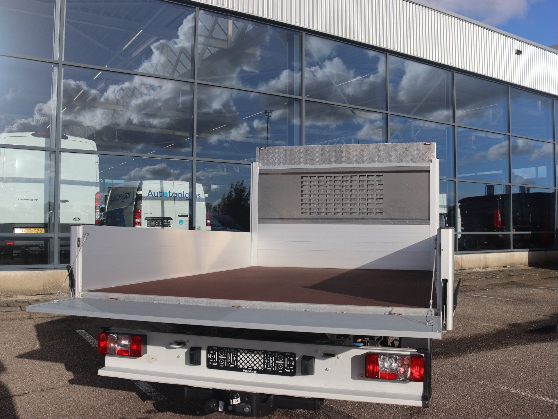 Maxus eDeliver 9 L4 Business DEAL 65 kWh | AIRCO/ADAPT. CRUI, Auto's, Automaat, Gebruikt, Zwart, Met garantie (alle)