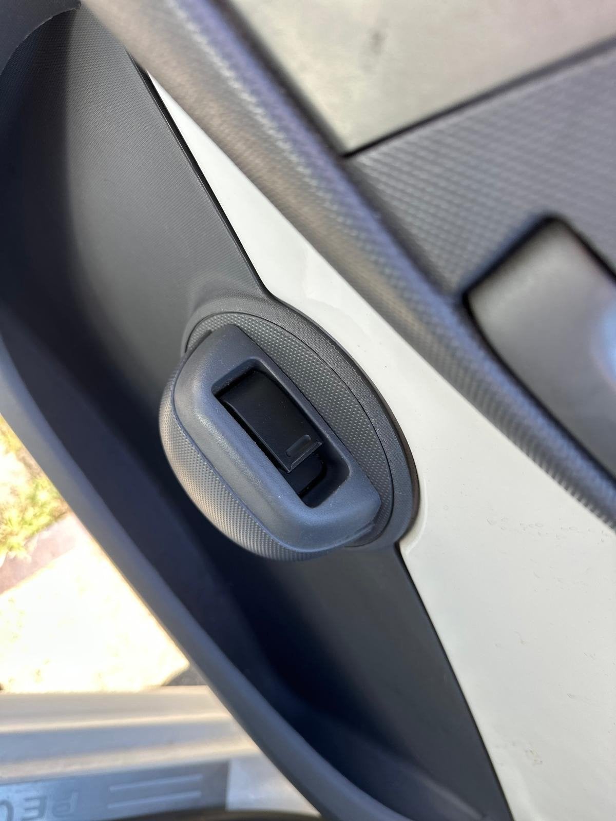 Peugeot 107 1.0-12V XS 5-Drs | Carplay | Airco | cv | isofix, Voorwielaandrijving, Euro 5, Stof, Gebruikt