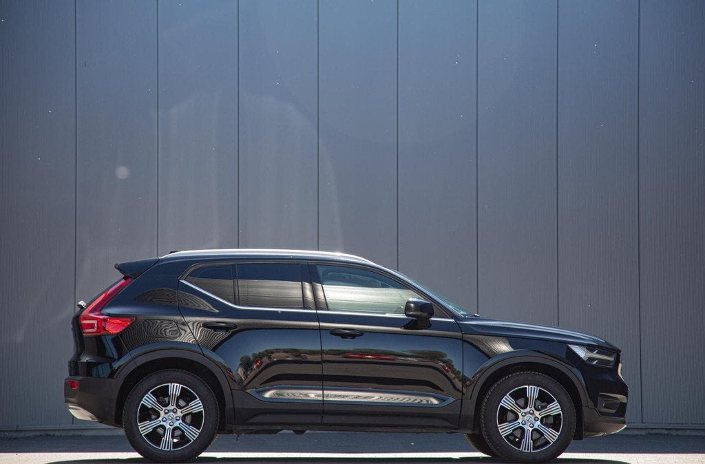 Volvo XC40 2.0 B4 Inscription Trekhaak Leer 360 camera Keyle, 4 cilinders, Zwart, Bedrijf, SUV of Terreinwagen