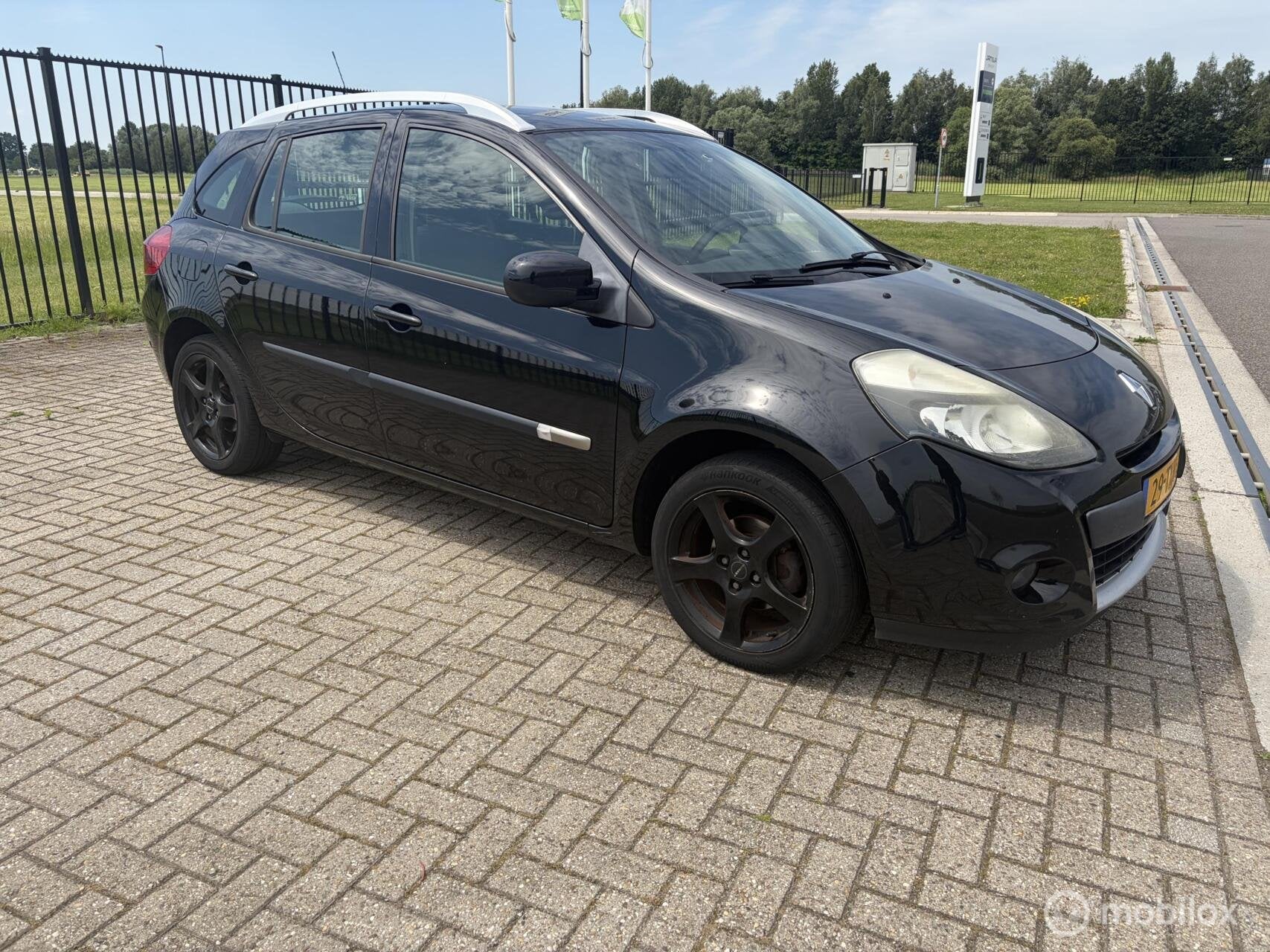Renault Clio Estate 1.5 dCi Collection, Auto's, Renault, Voorwielaandrijving, Euro 5, Gebruikt, 4 cilinders