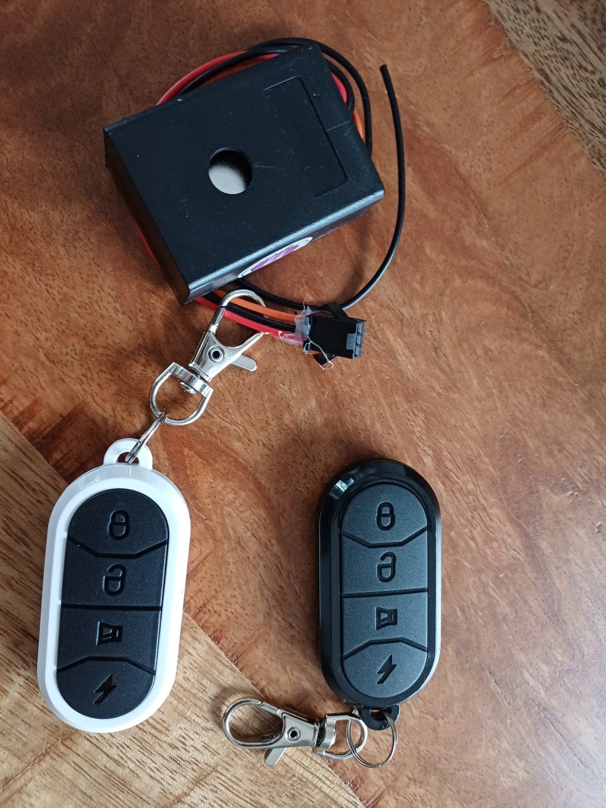 nieuwe Alarmset met afstandsbediening voor Ouxi V8 / V20, Ophalen of Verzenden, Nieuw