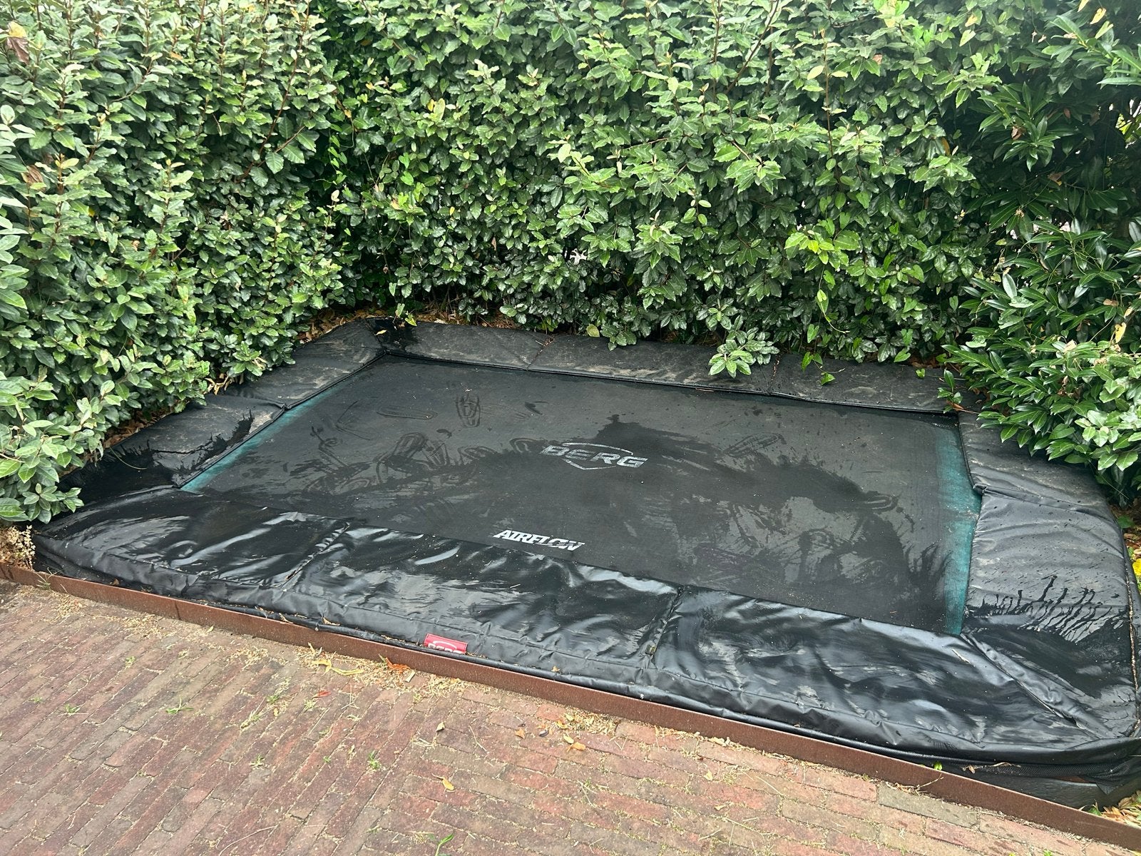 BERG Trampoline Ultim Champion InGround 330x220cm Zwart, Kinderen en Baby's, Speelgoed | Buiten | Trampolines, Ophalen, Gebruikt