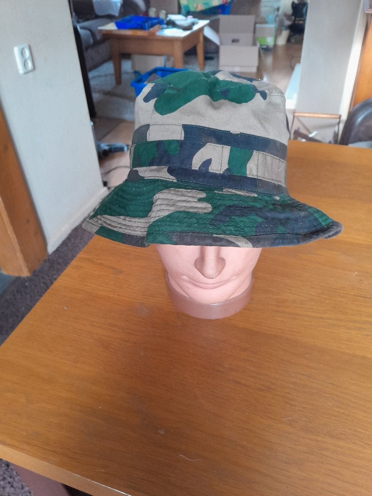 camo bucket hat / vissershoedje volwassen, Ophalen of Verzenden, Gedragen, 58 of 59 cm (L, 7¼ of ⅜ inch), Hoed