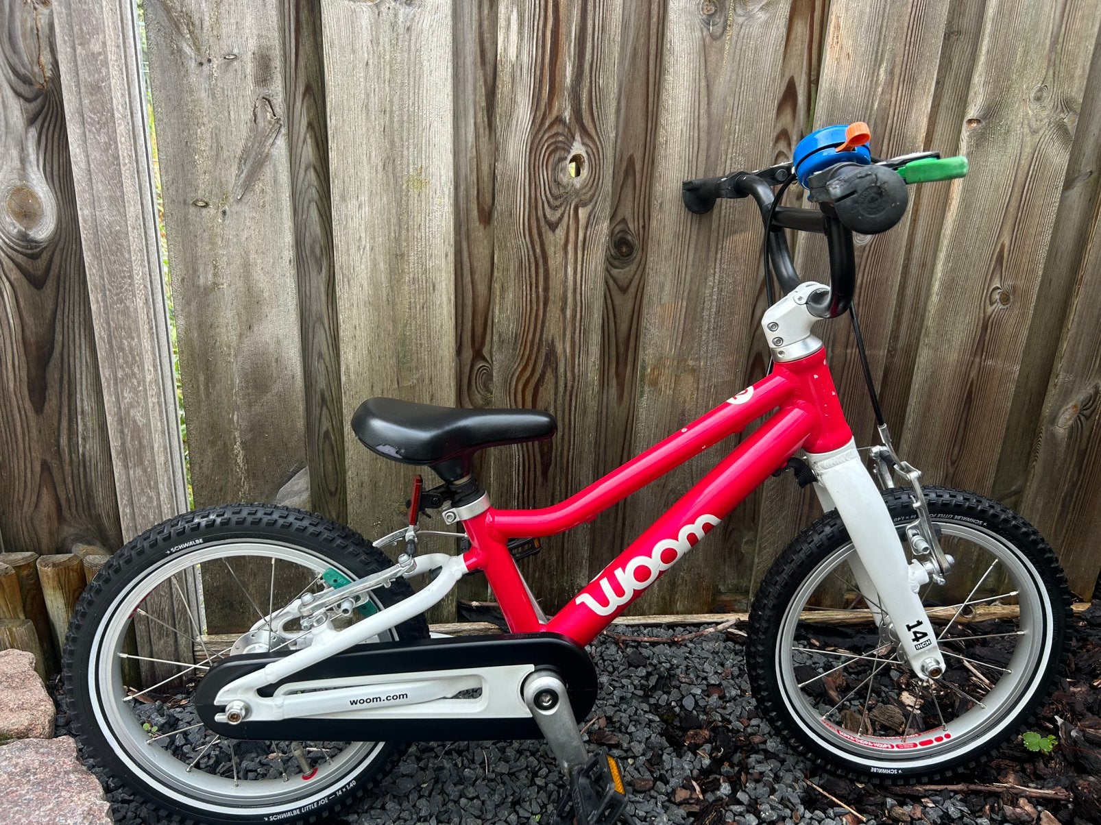 Woom 2 hot pink, Fietsen en Brommers, Fietsen | Kinderfietsjes, Ophalen, Zo goed als nieuw, Minder dan 16 inch