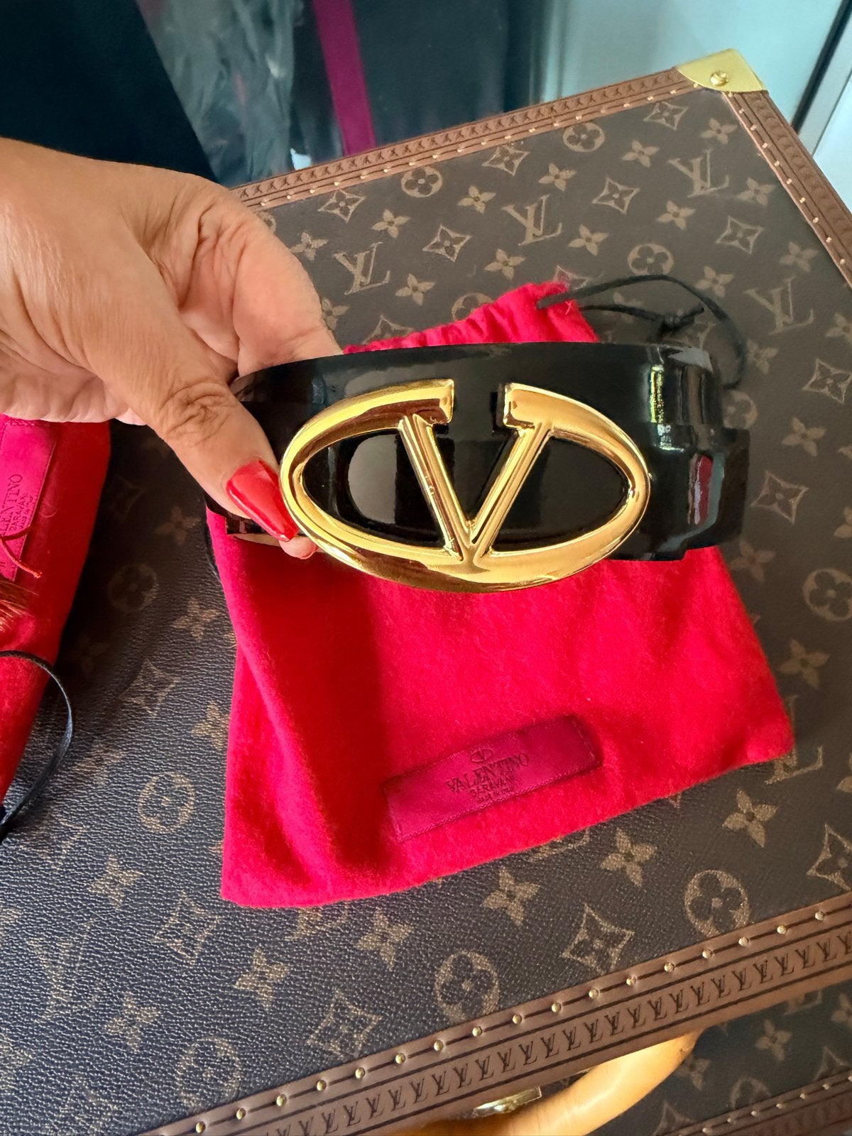 Valentino Garavani VLogo Signature Riem Zwart Lakleer, 3 tot 5 cm, Tailleriem, Ophalen of Verzenden, Echt leder