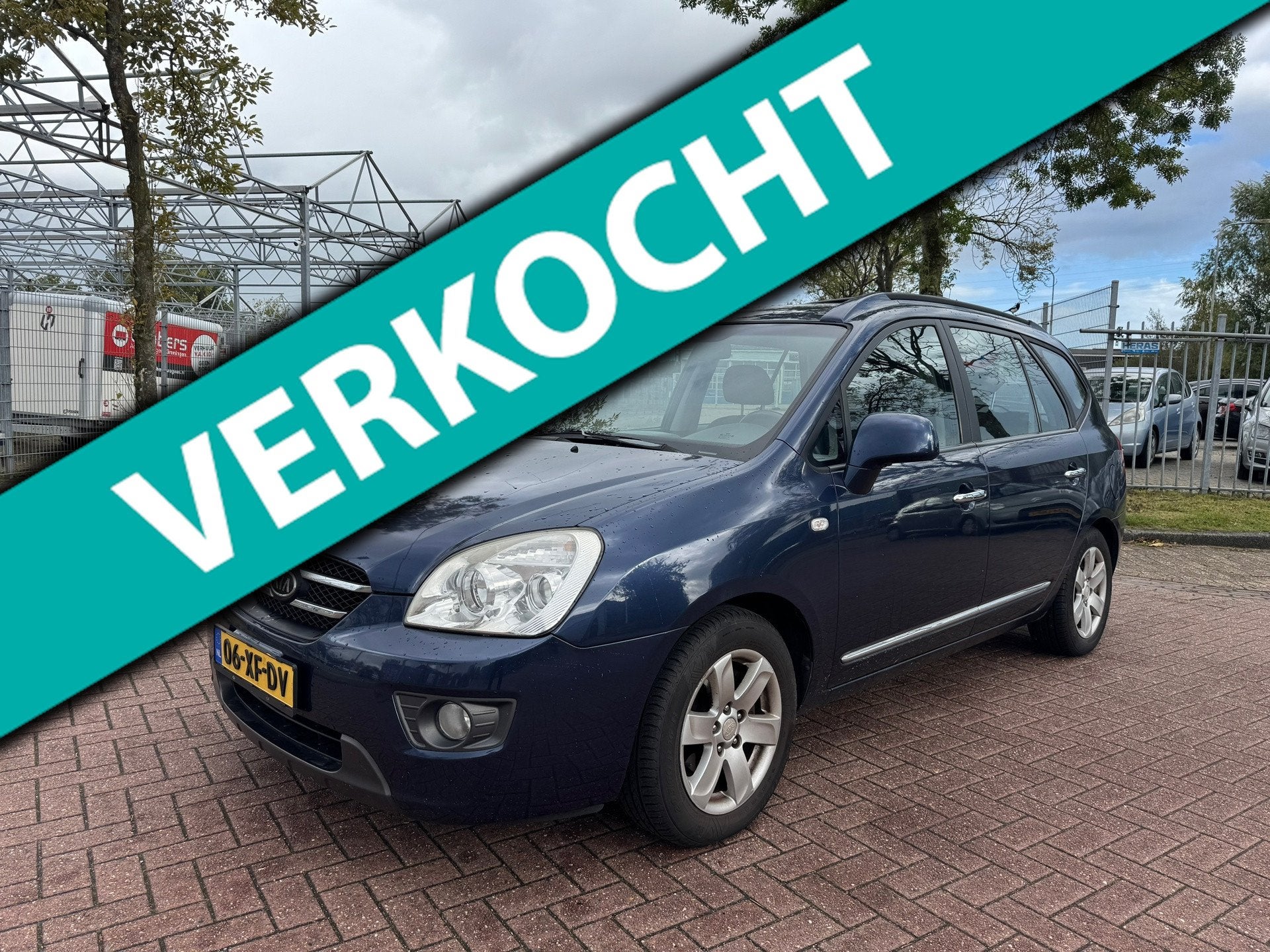 Kia Carens 2.0 CVVT X-ecutive AUTOMAAT, 1998 cc, Gebruikt, 4 cilinders, 700 kg