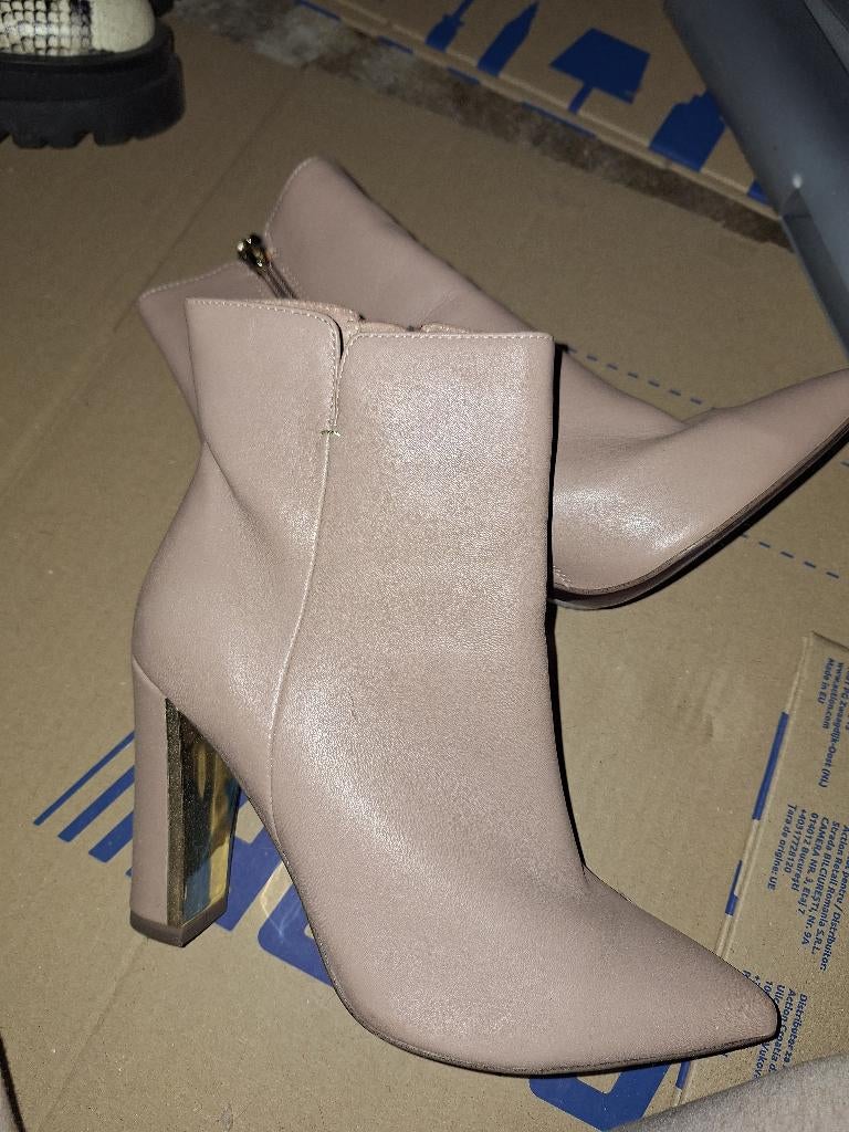 Enkellaars Tamaris heart sole 36 roze/taupeachtige kleur, Ophalen, Zo goed als nieuw, Schoenen met hoge hakken, Roze