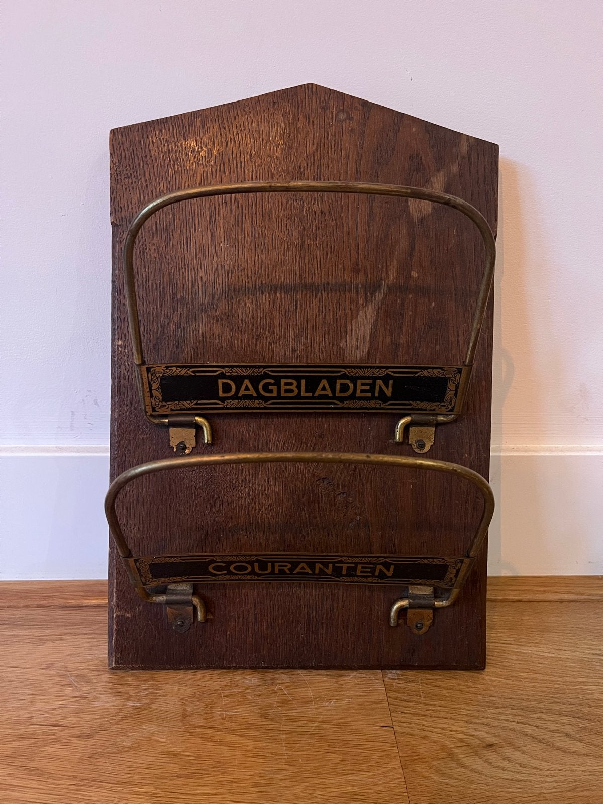 Vintage Krantenbak / Lectuurbak, Gebruikt, Wandmontage, Hout, Krantenbak