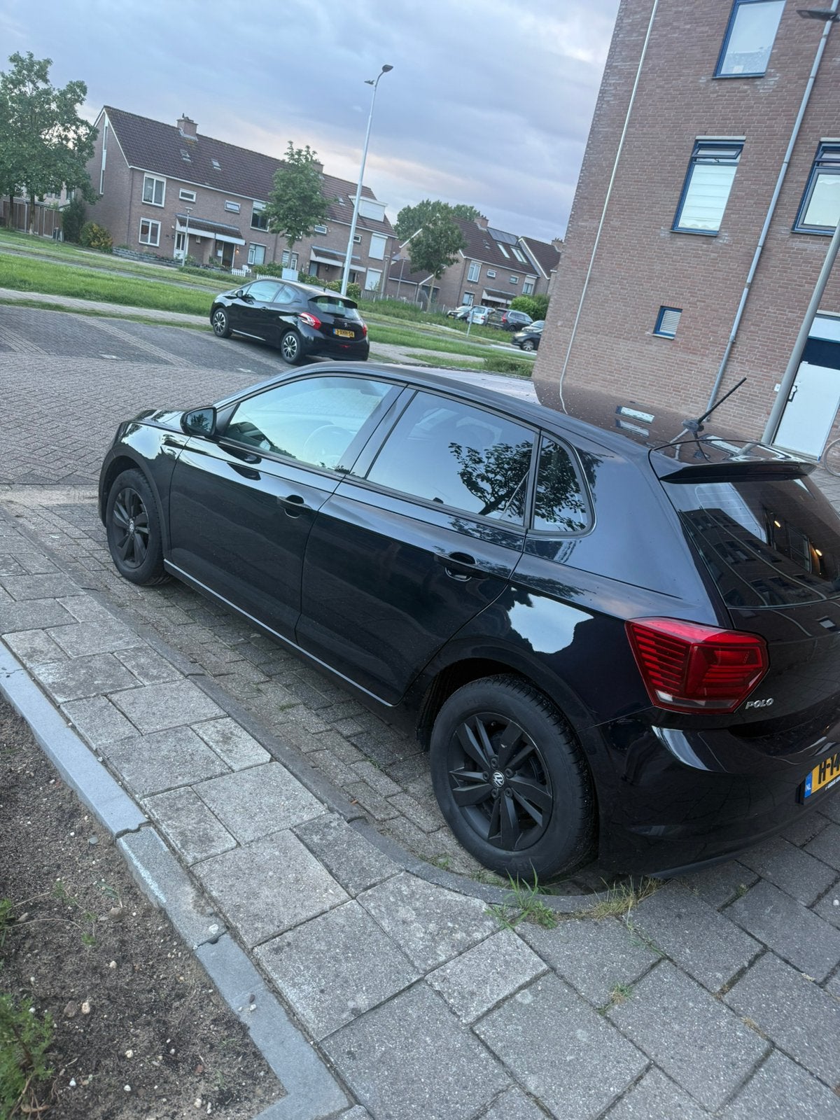Volkswagen Polo 1.0 TSI 95pk 2019 Zwart (evt Lease overname, Auto's, Volkswagen, Voorwielaandrijving, Handgeschakeld, 570 kg, Particulier