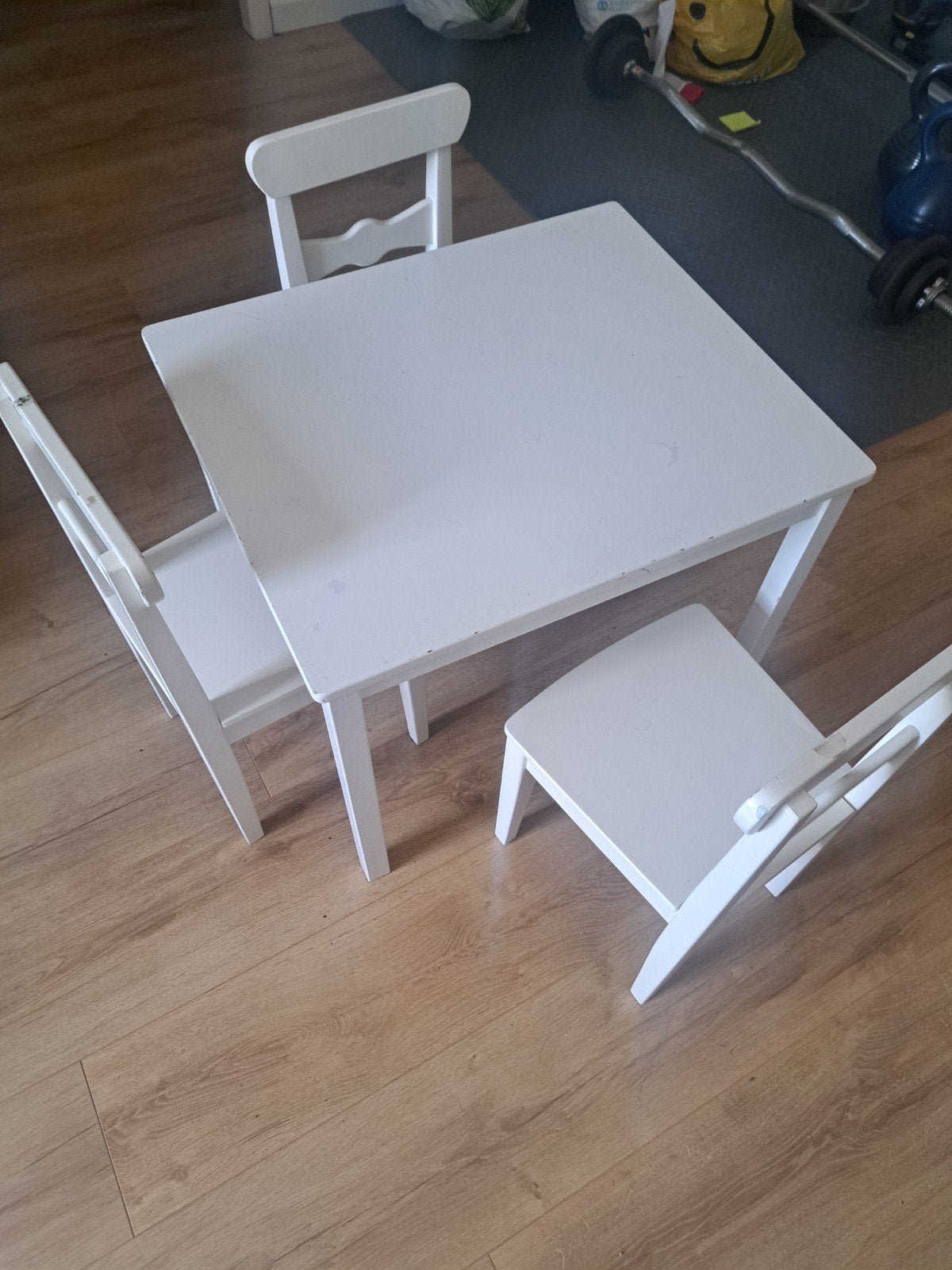 IKEA SUNDVIK kinder tafel met drie stoeltjes, Kinderen en Baby's, Kinderkamer | Tafels en Stoelen, Ophalen of Verzenden