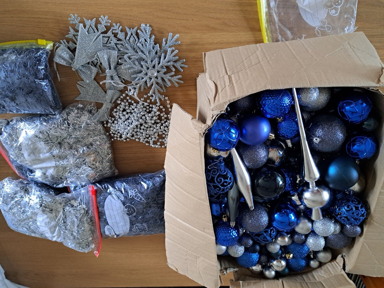 kerstboom versiering blauw / zilver, Ophalen of Verzenden, Zo goed als nieuw
