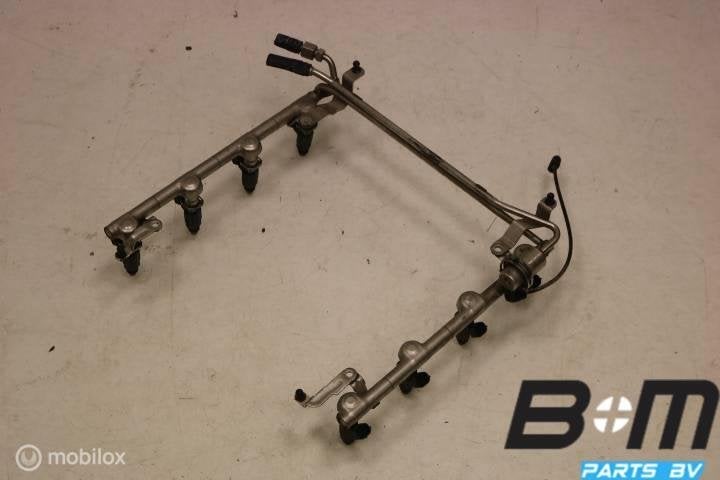 Brandstofgalerij met injectoren Audi S4 8E Limo 4.2 V8 BBK, Gebruikt