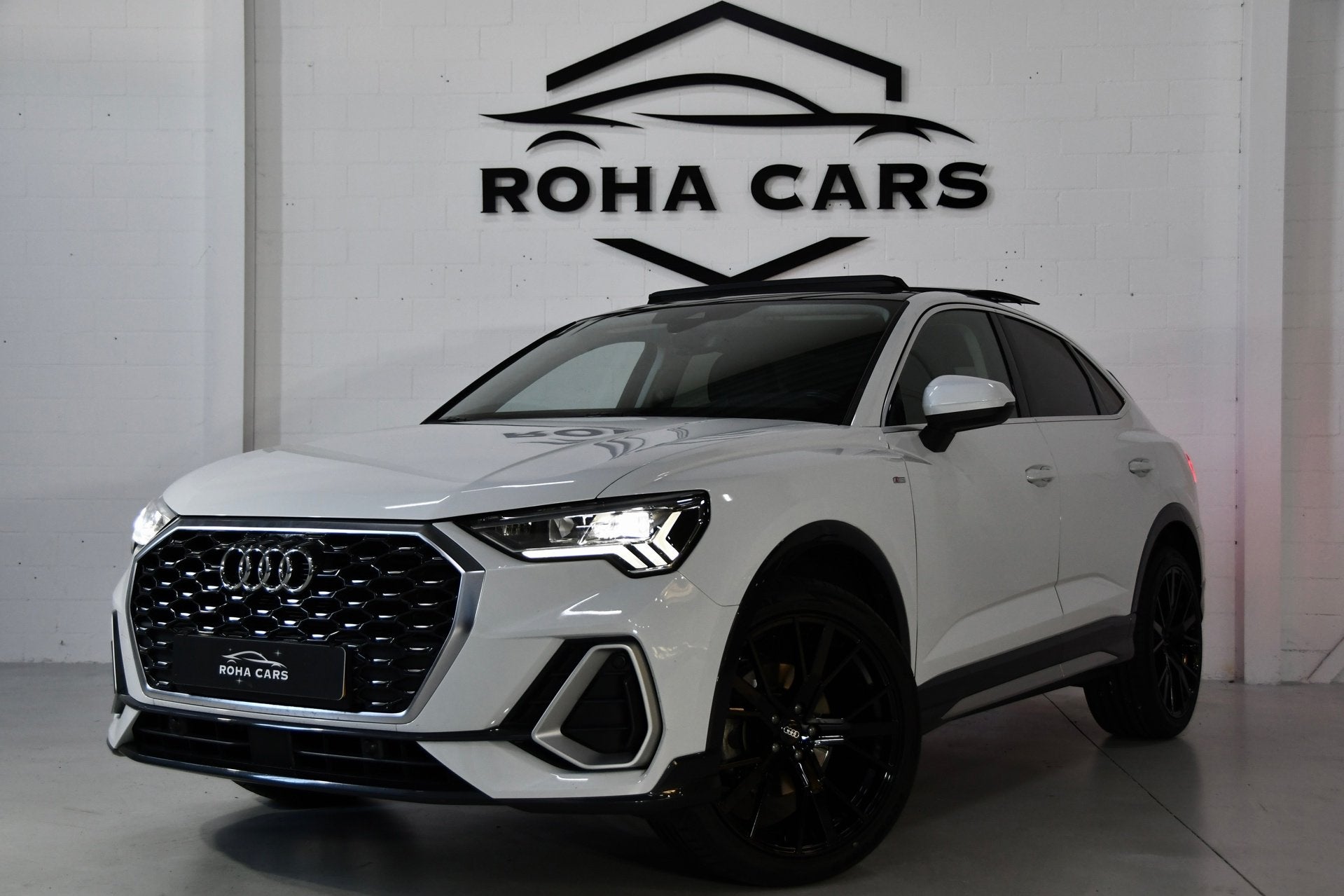 Audi Q3 SPORTBACK 35 TFSI S Edition Matrix Led Pano Leder, Auto's, Audi, Euro 6, 4 cilinders, 150 pk, Wit
