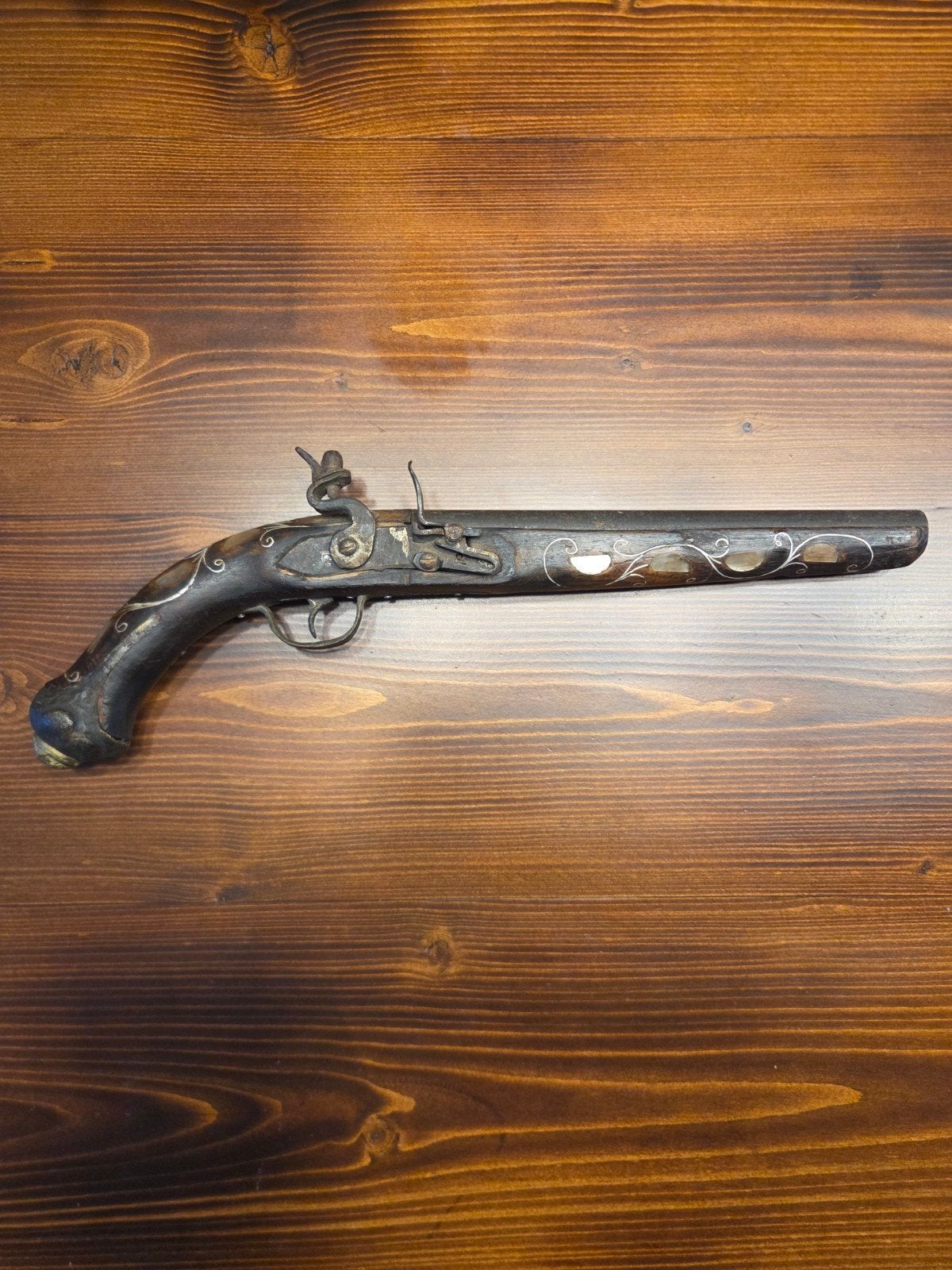 Antiek vuursteenpistool met inlegwerk, Ophalen of Verzenden