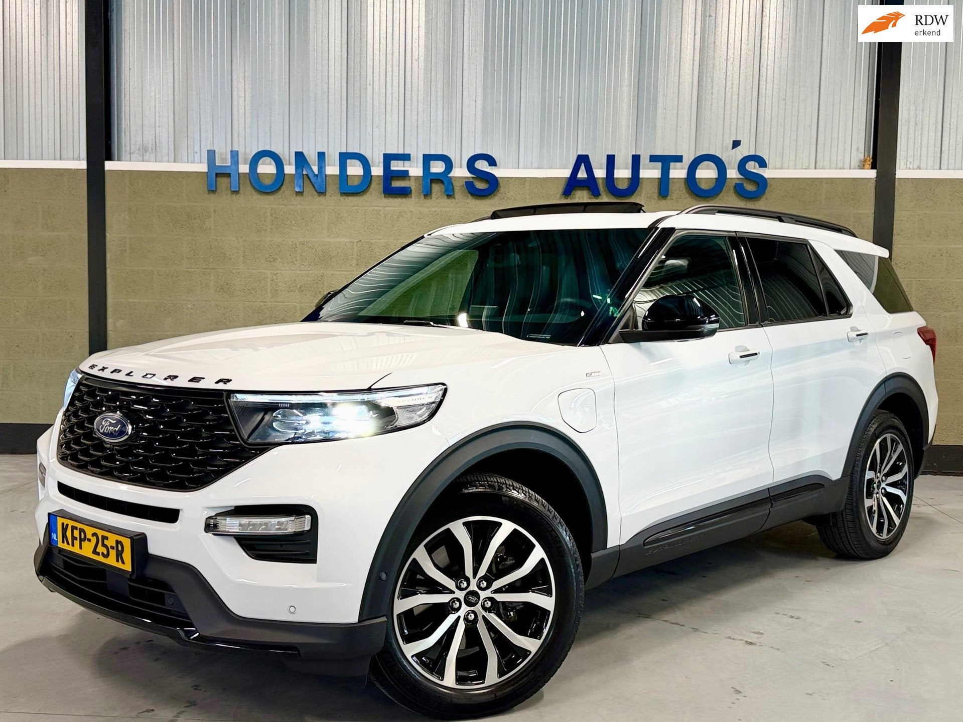 Ford EXPLORER 3.0 V6 ECOBOOST PHEV ST-Line TREKHAAK I PANO I, Automaat, Gebruikt, 2441 kg, Wit
