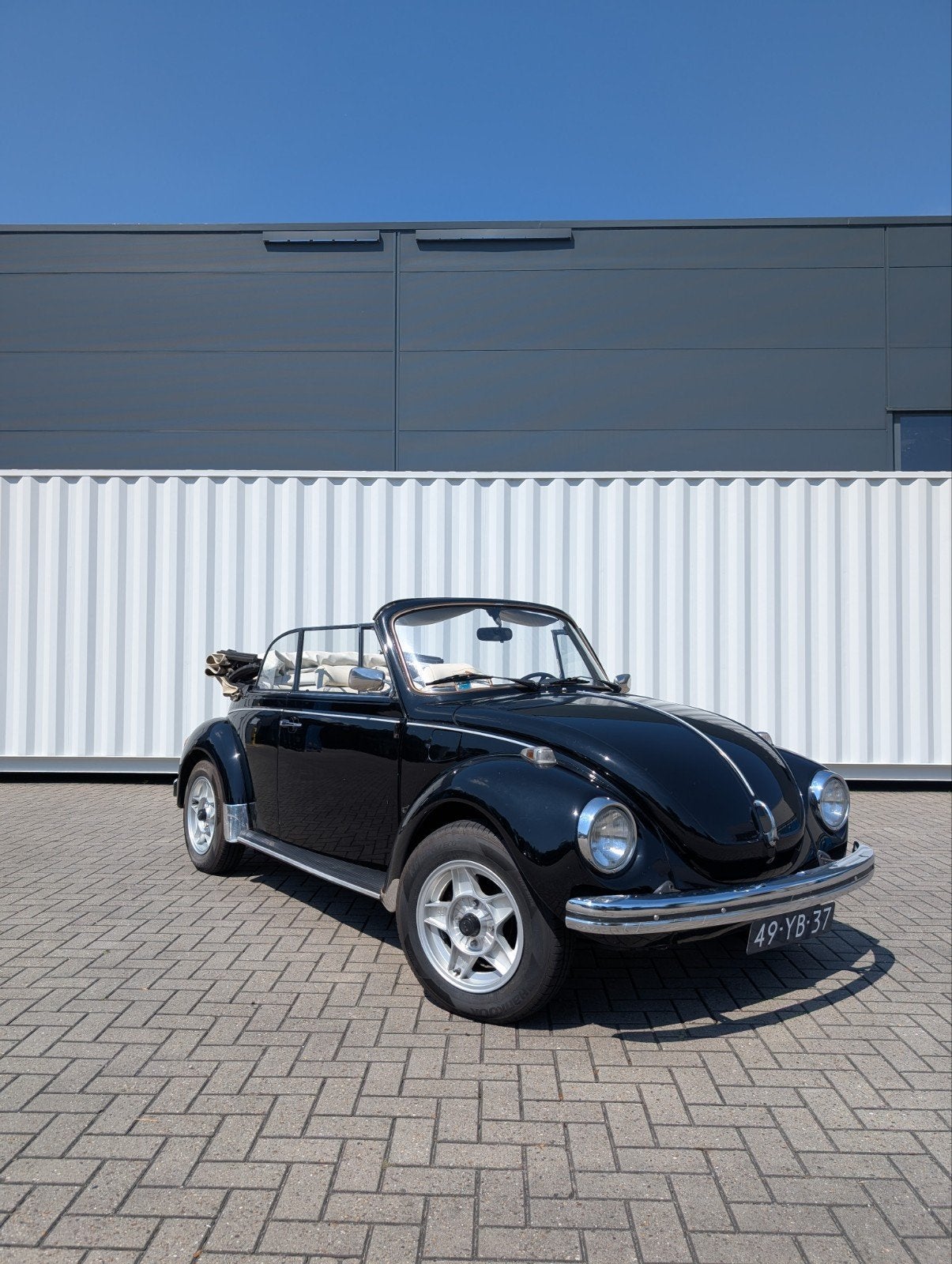 Volkswagen Kever cabriolet 1303 Karmann 1974 Oldtimer, Achterwielaandrijving, 4 stoelen, Zwart, Handgeschakeld