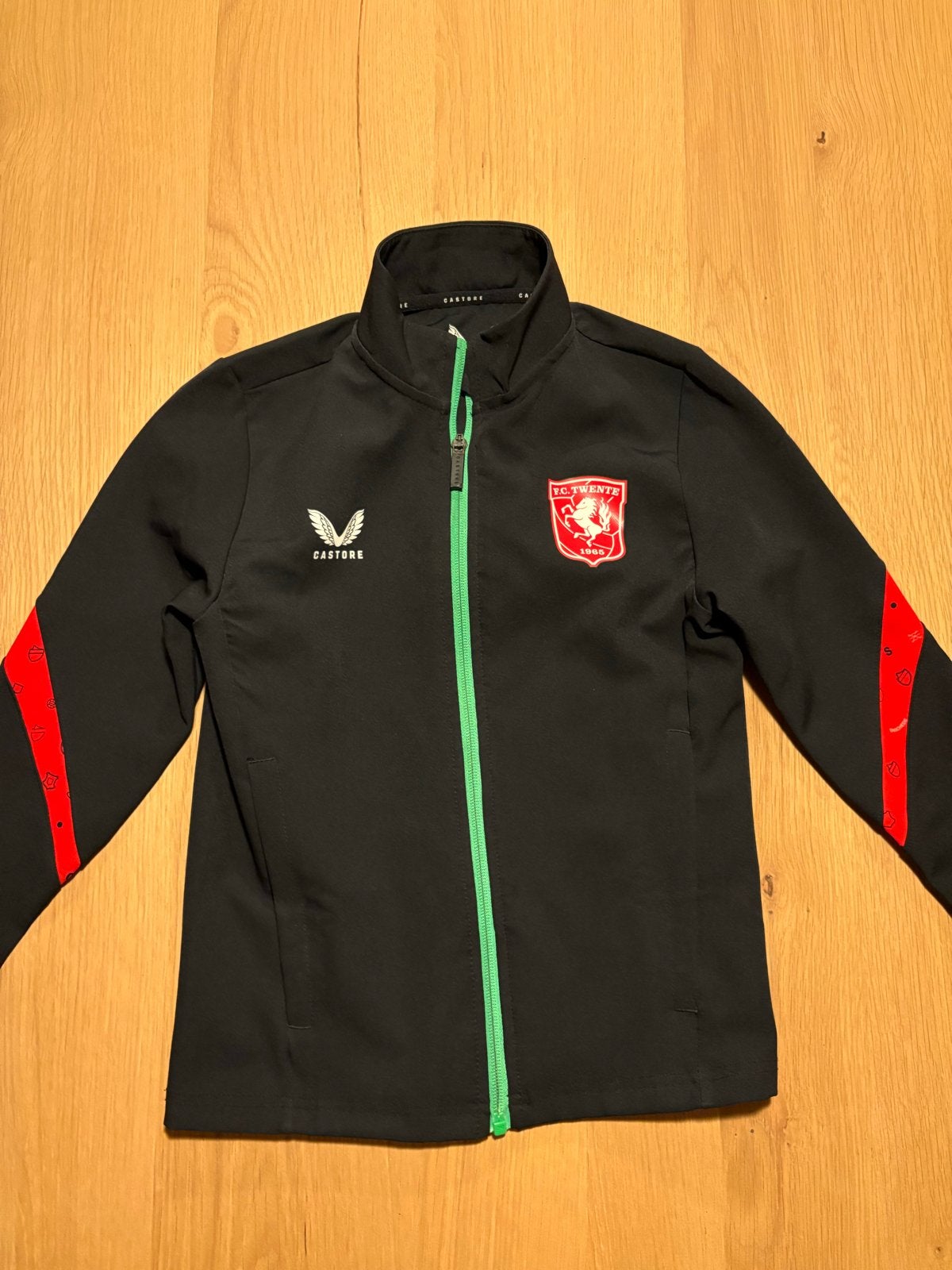 FC Twente Trainingsjack Maat 134 - Zo goed als nieuw, Ophalen of Verzenden, Zo goed als nieuw, Jongen of Meisje, Jas