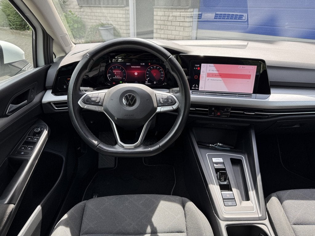 Volkswagen Golf 1.0 eTSI Life (bj 2020, automaat), Automatische klimaatregeling, Euro 6, Met garantie (alle), 1202 kg