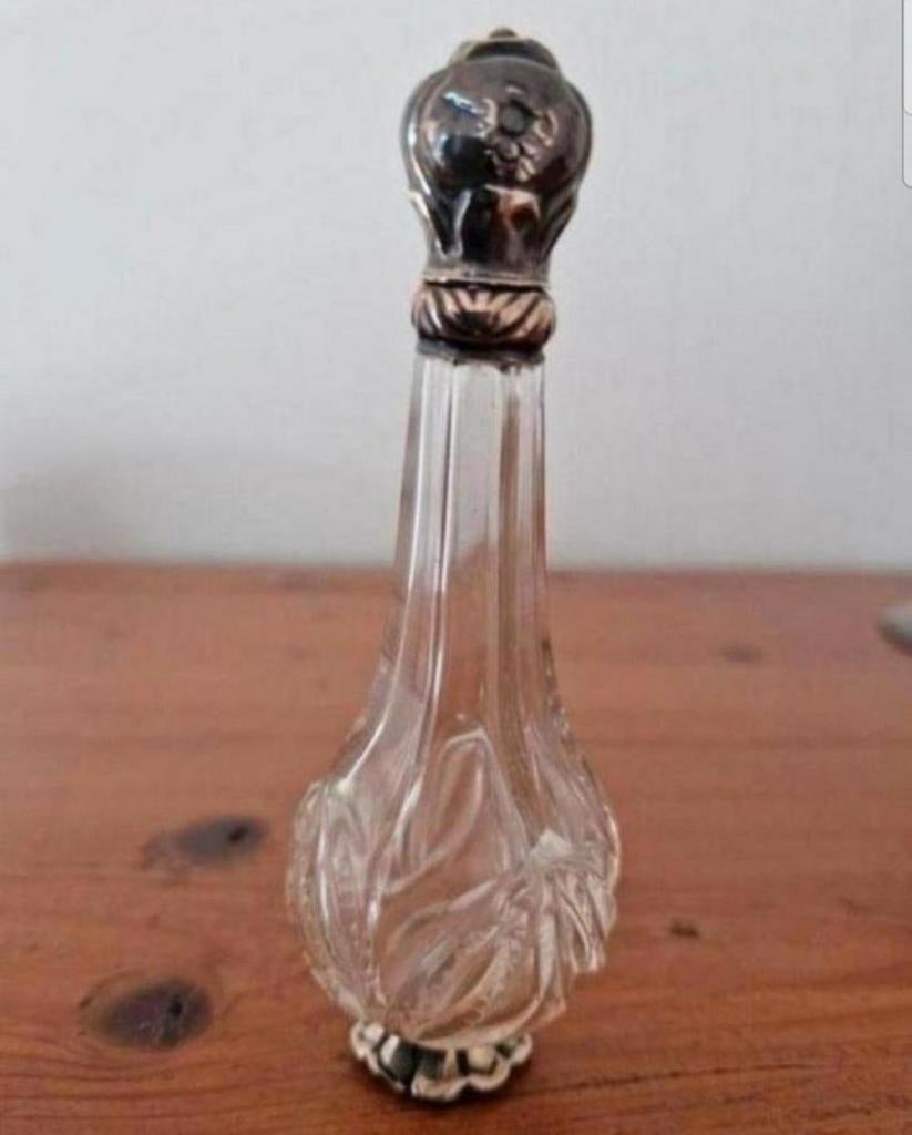 Antieke parfumfles met zilveren dop, Ophalen of Verzenden
