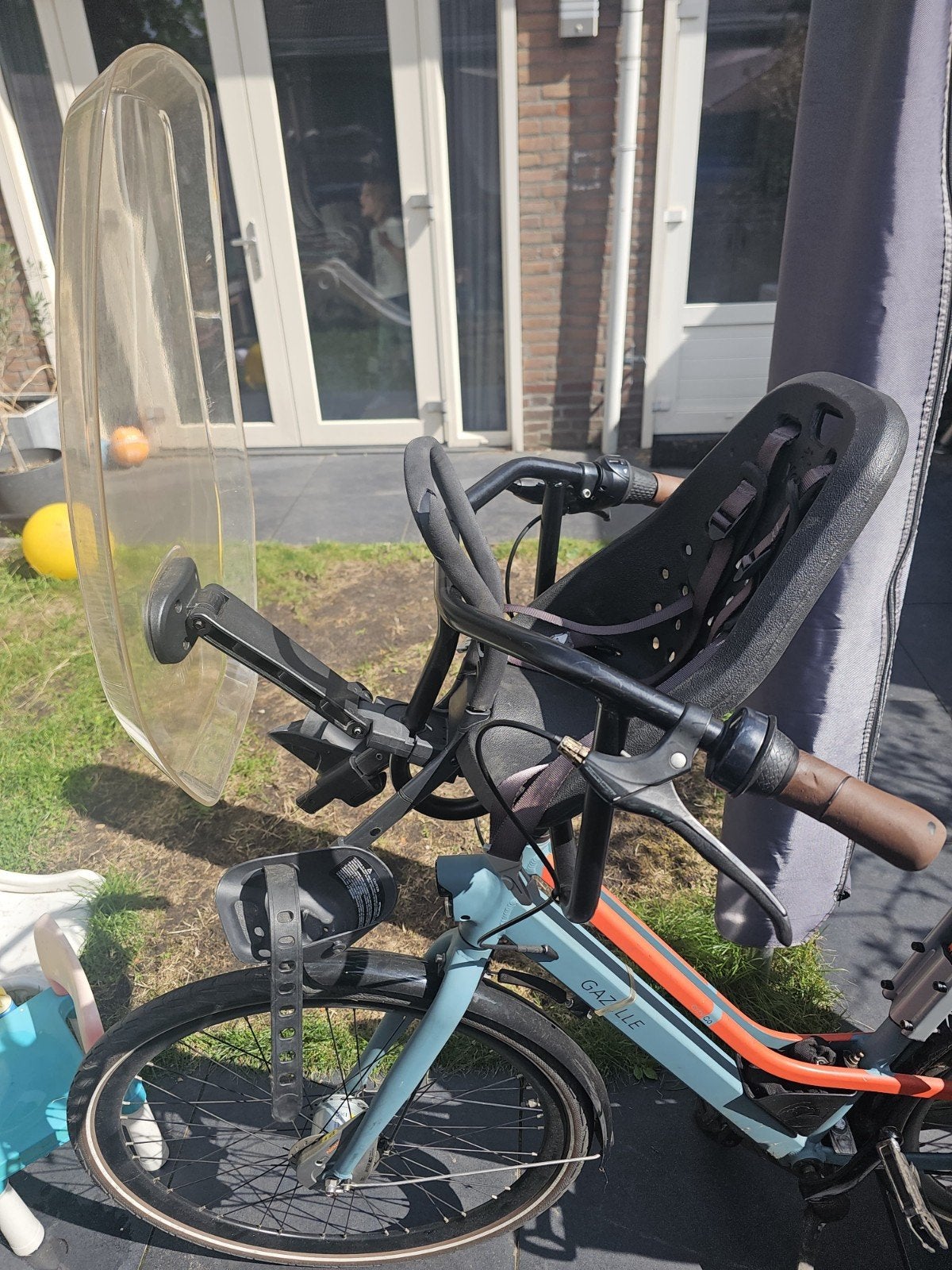 Thule Yepp Mini fietszitje voor voorop met windscherm, Ophalen, Gebruikt, 0 t/m 13 kg, Voorzitje