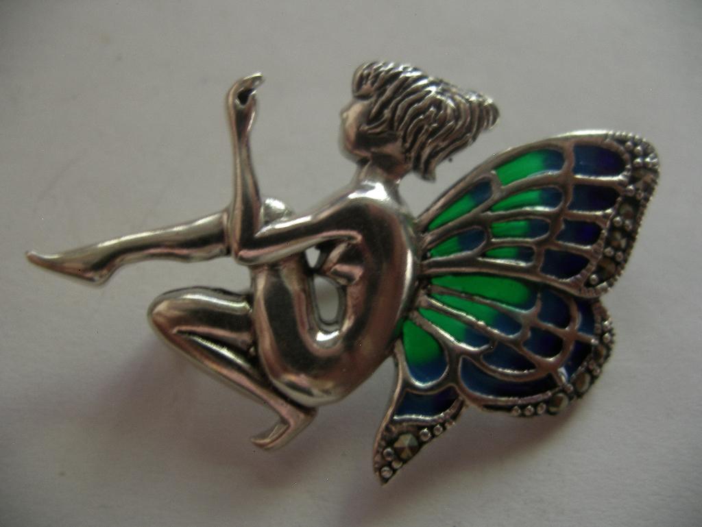 Een mooie Zilveren Elf Vlinder Broche met Glas Emaille, Sieraden, Tassen en Uiterlijk, Antieke sieraden, Verzenden, Zilver, Broche
