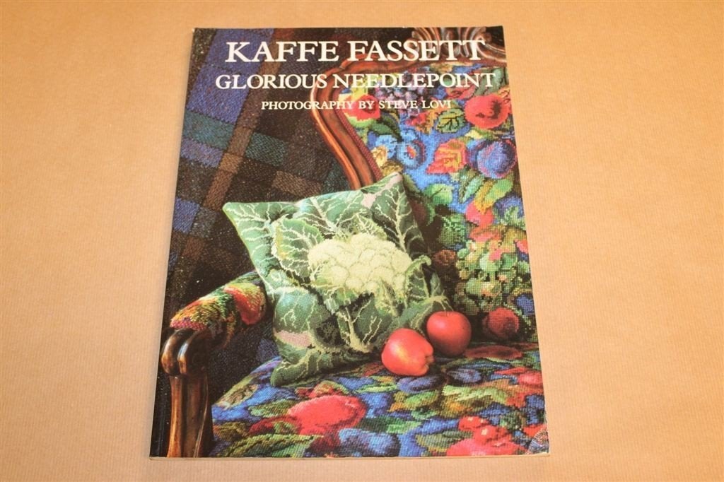 Glorious Needlepoint — Kaffe Fassett, Kleurrijke Patronen, Ophalen of Verzenden, Gelezen