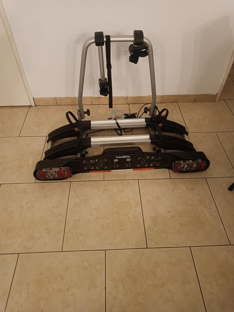 Fietsendrager Travel co, Ophalen of Verzenden, Zo goed als nieuw, Trekhaakdrager