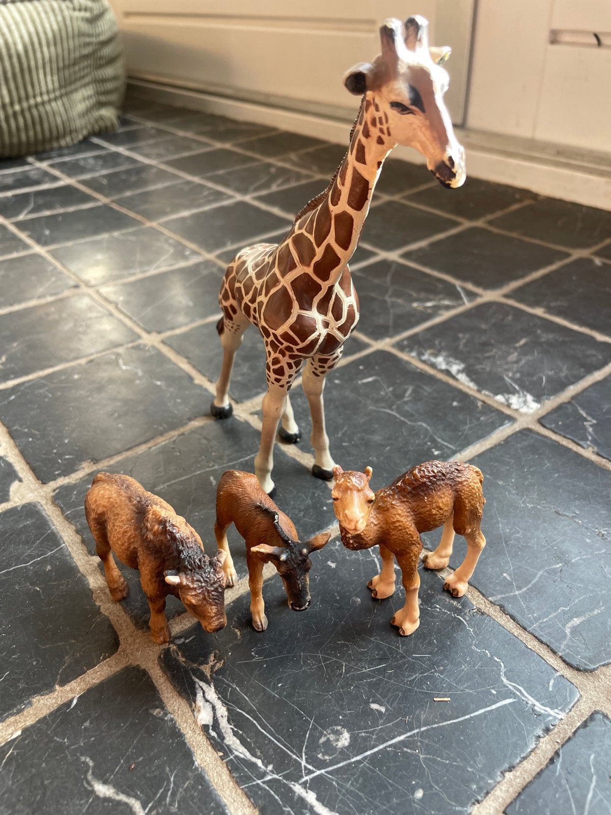 Schleich & Papo dieren: jonge gnoe, dromedaris, bizon + gira, Ophalen, Gebruikt