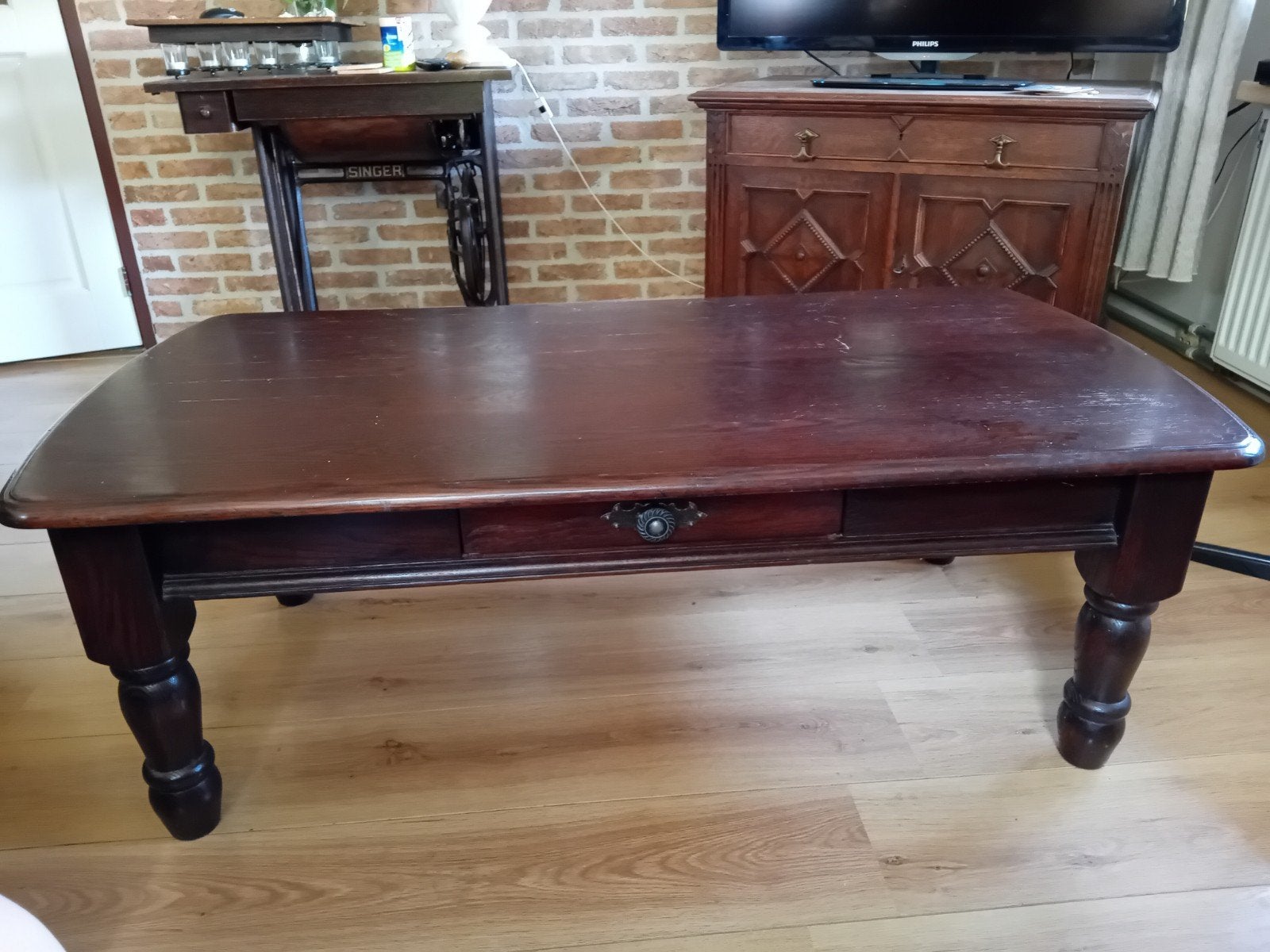 GRATIS !! Oud salon tafeltje met lade, Ophalen