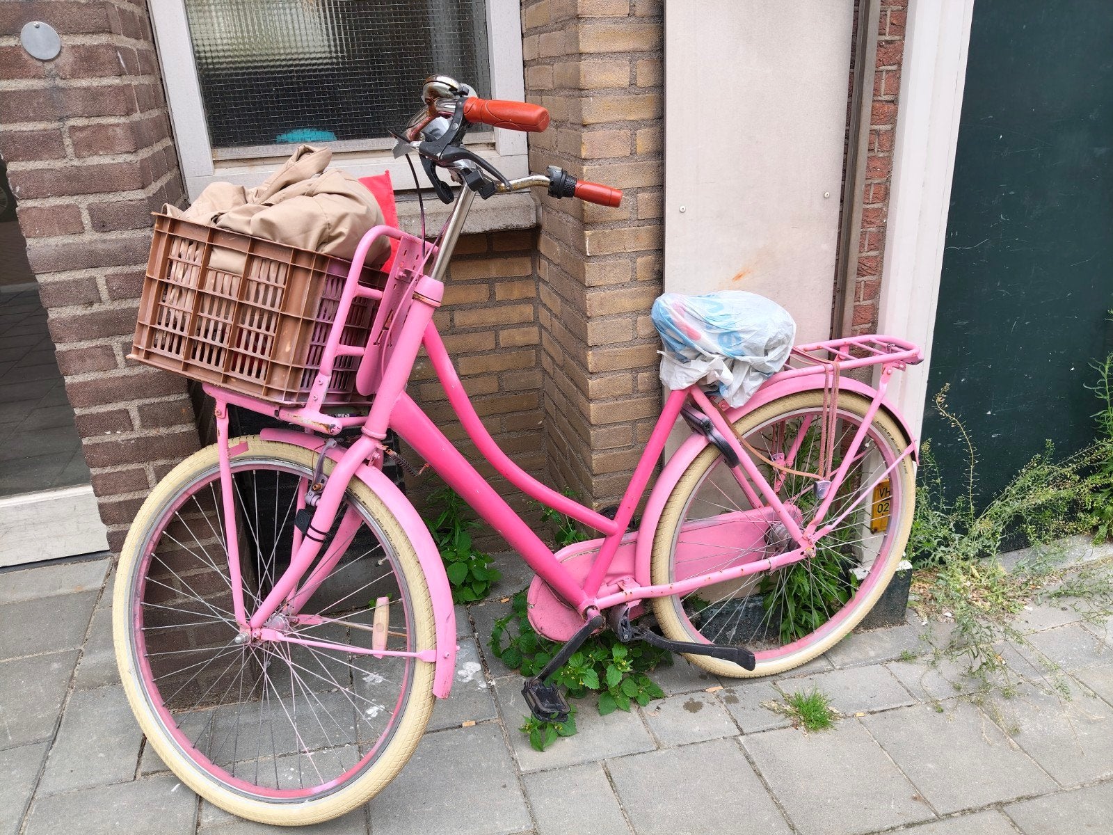 Roze damesfiets met mand - Ideaal voor stadsritten, Fietsen en Brommers, Fietsen | Dames | Damesfietsen, Gebruikt, Overige merken