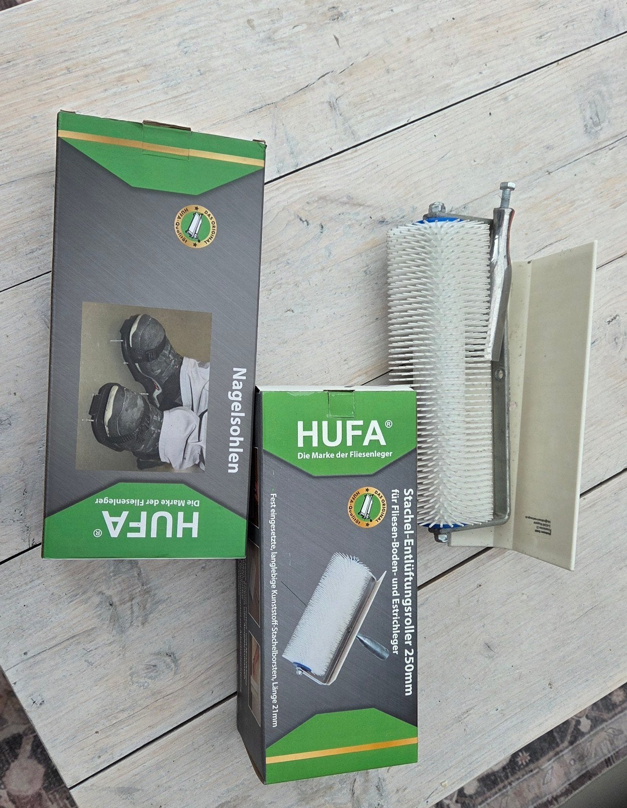 Hufa roller en spijkerzolen voor egaliseren, Doe-het-zelf en Verbouw, Ophalen of Verzenden, Zo goed als nieuw