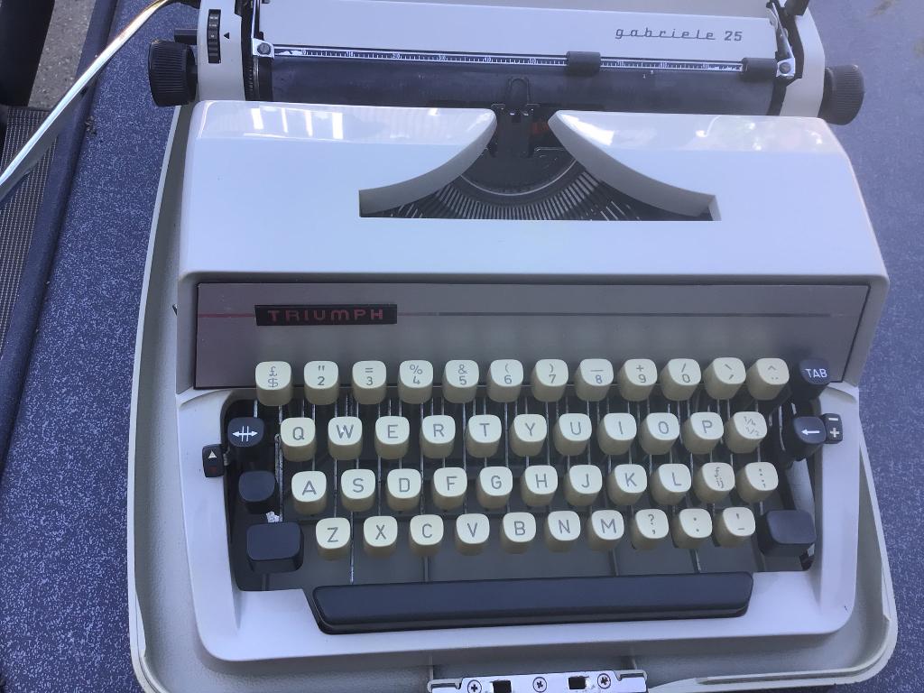 Typemachine Triumph Gabriele 25 in koffer, Ophalen, Gebruikt