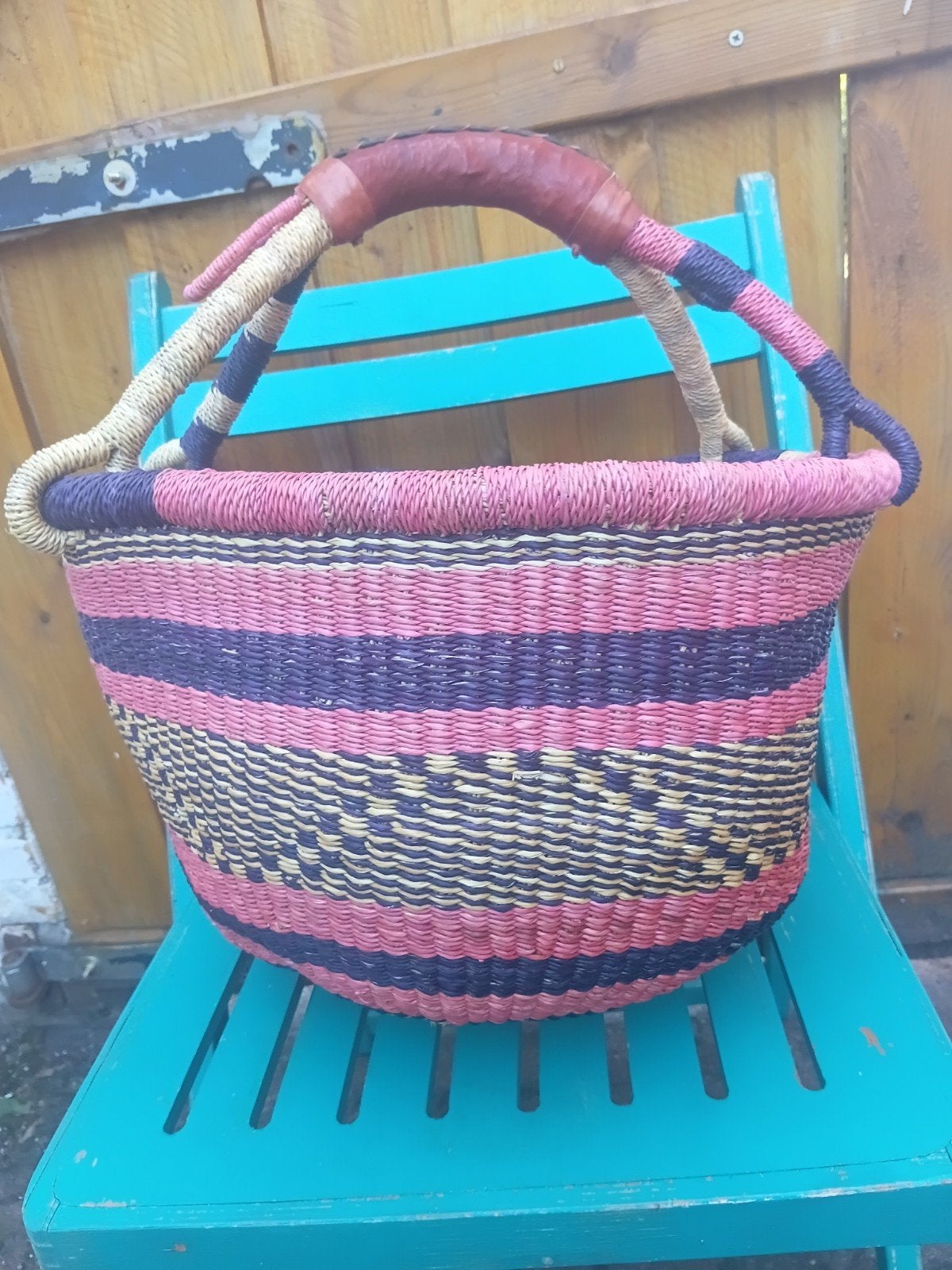 Bolgatanga mand Ghana uniek 35x35 cm. Lederen handvat, Overige materialen, Mand, Rond, Nieuw