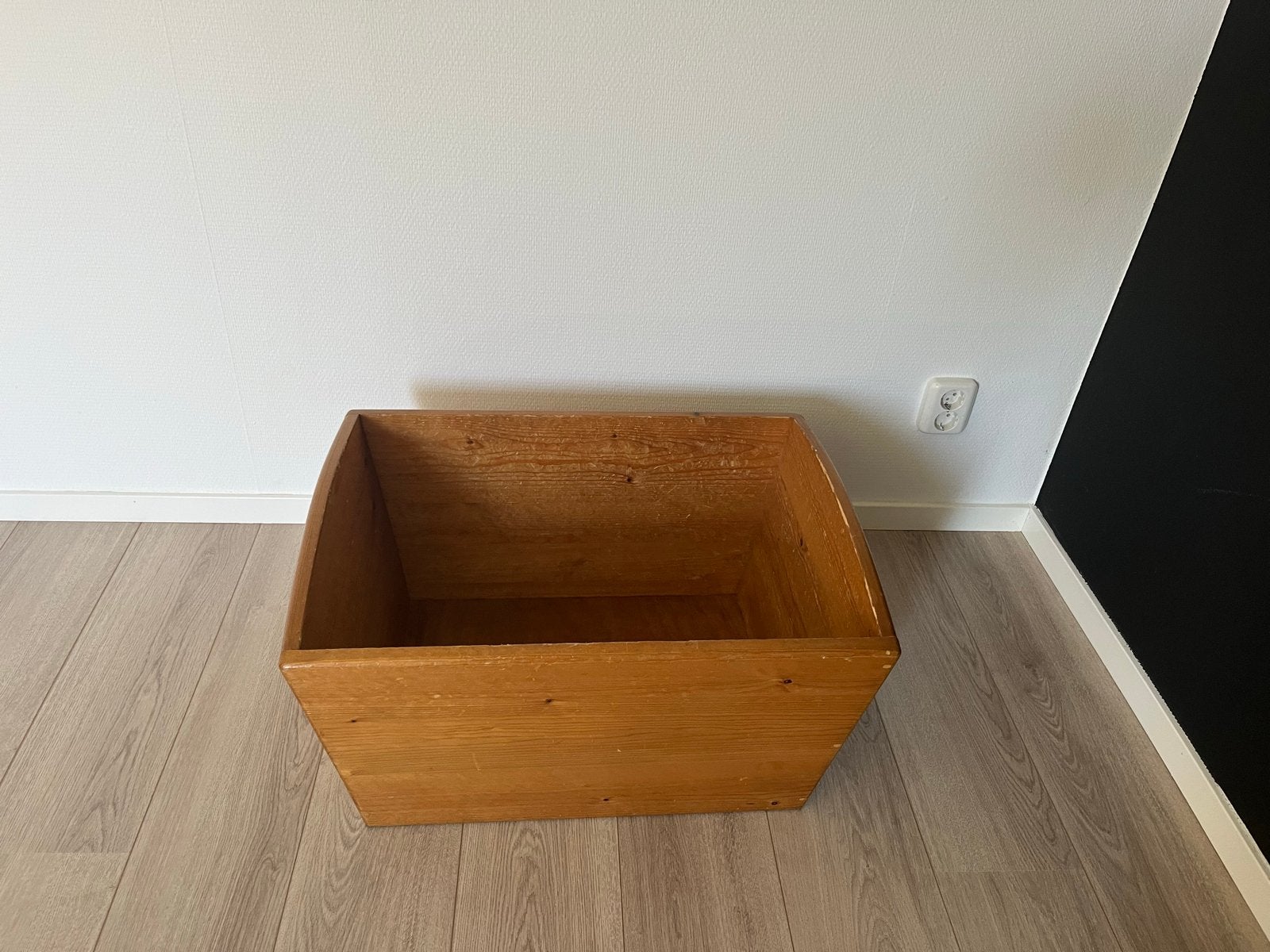 Houten opbergbak, Ophalen